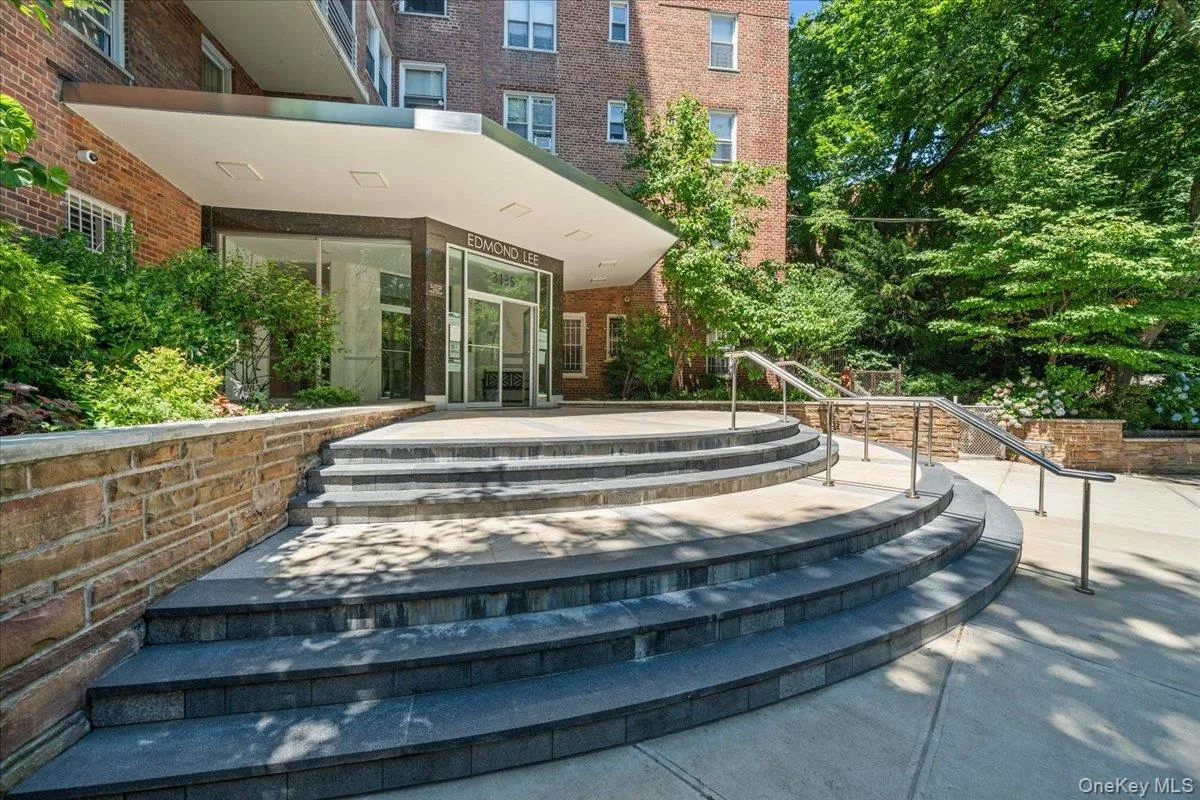 3135 Johnson Avenue, New York, NY, 4 Bedrooms Bedrooms, 6 Rooms Rooms,2 BathroomsBathrooms,Residential,For Rent,Johnson,0,1026029 3135 Johnson Avenue, New York, NY, 4 Bedrooms Bedrooms, 6 Rooms Rooms,2 BathroomsBathrooms,Residential,For Rent,Johnson,0,1026029