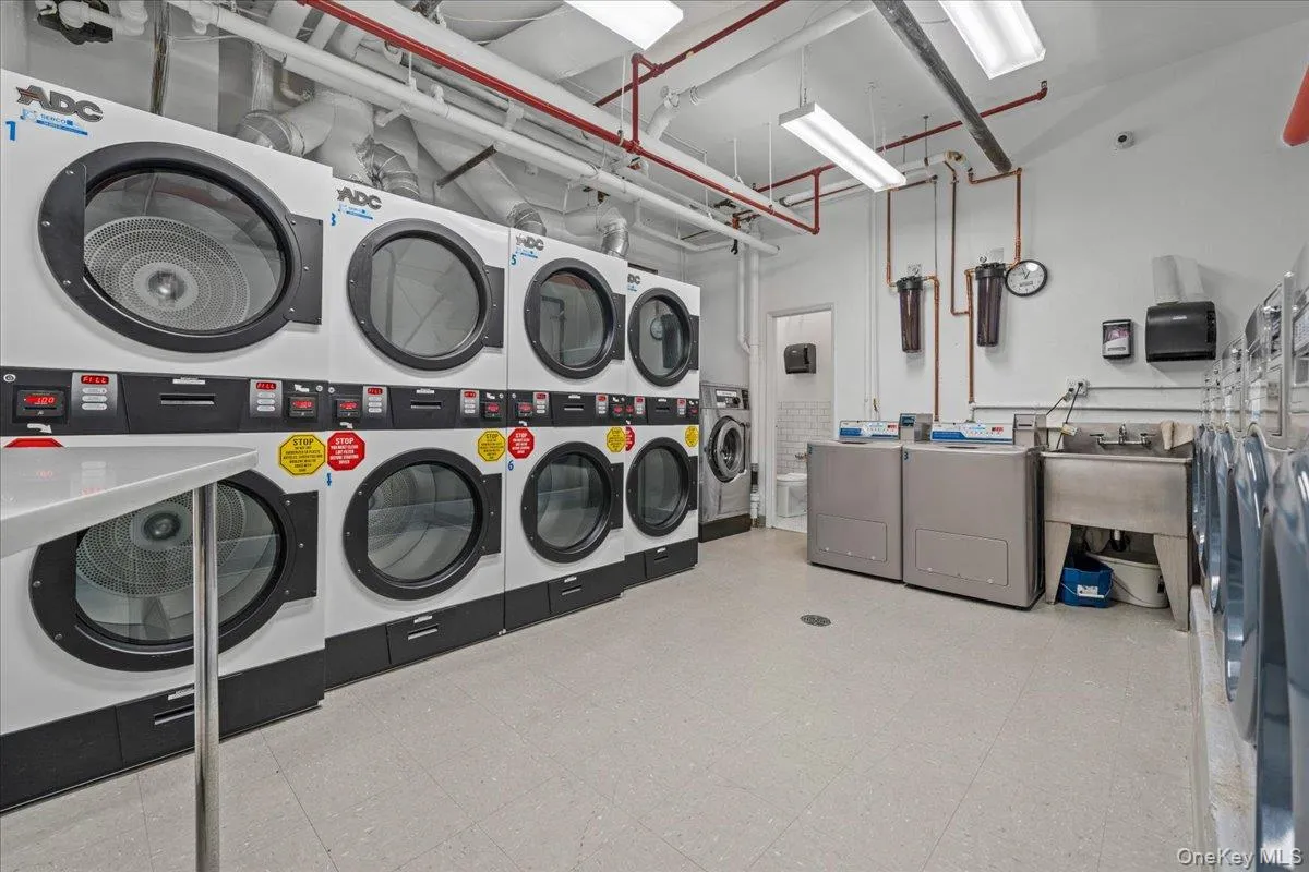3135 Johnson Avenue, New York, NY, 4 Bedrooms Bedrooms, 6 Rooms Rooms,2 BathroomsBathrooms,Residential,For Rent,Johnson,0,1026029 3135 Johnson Avenue, New York, NY, 4 Bedrooms Bedrooms, 6 Rooms Rooms,2 BathroomsBathrooms,Residential,For Rent,Johnson,0,1026029