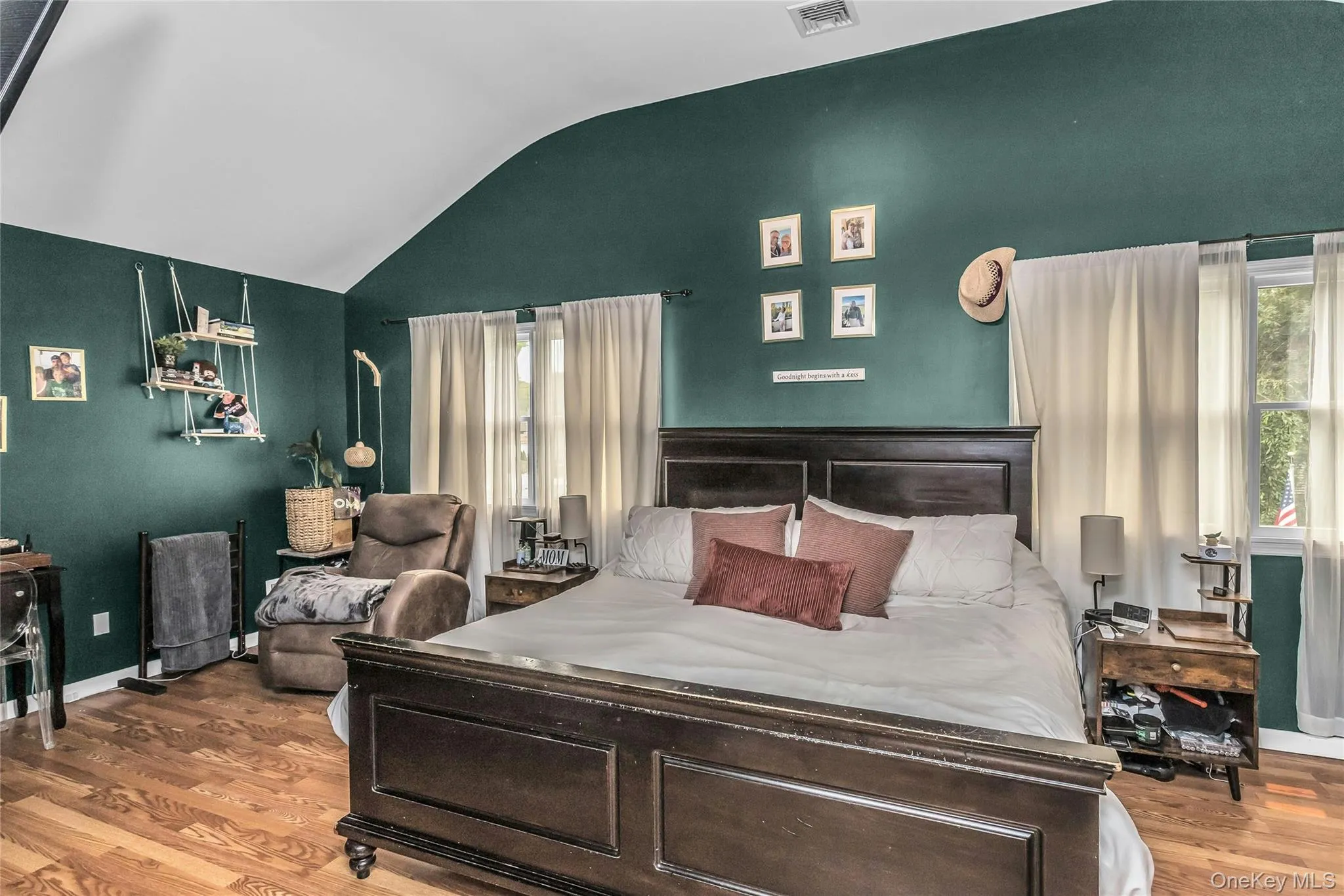 63 Teed Street, Huntington, NY, 4 Bedrooms Bedrooms, 7 Rooms Rooms,2 BathroomsBathrooms,Residential,For Rent,Teed,0,1026031 63 Teed Street, Huntington, NY, 4 Bedrooms Bedrooms, 7 Rooms Rooms,2 BathroomsBathrooms,Residential,For Rent,Teed,0,1026031
