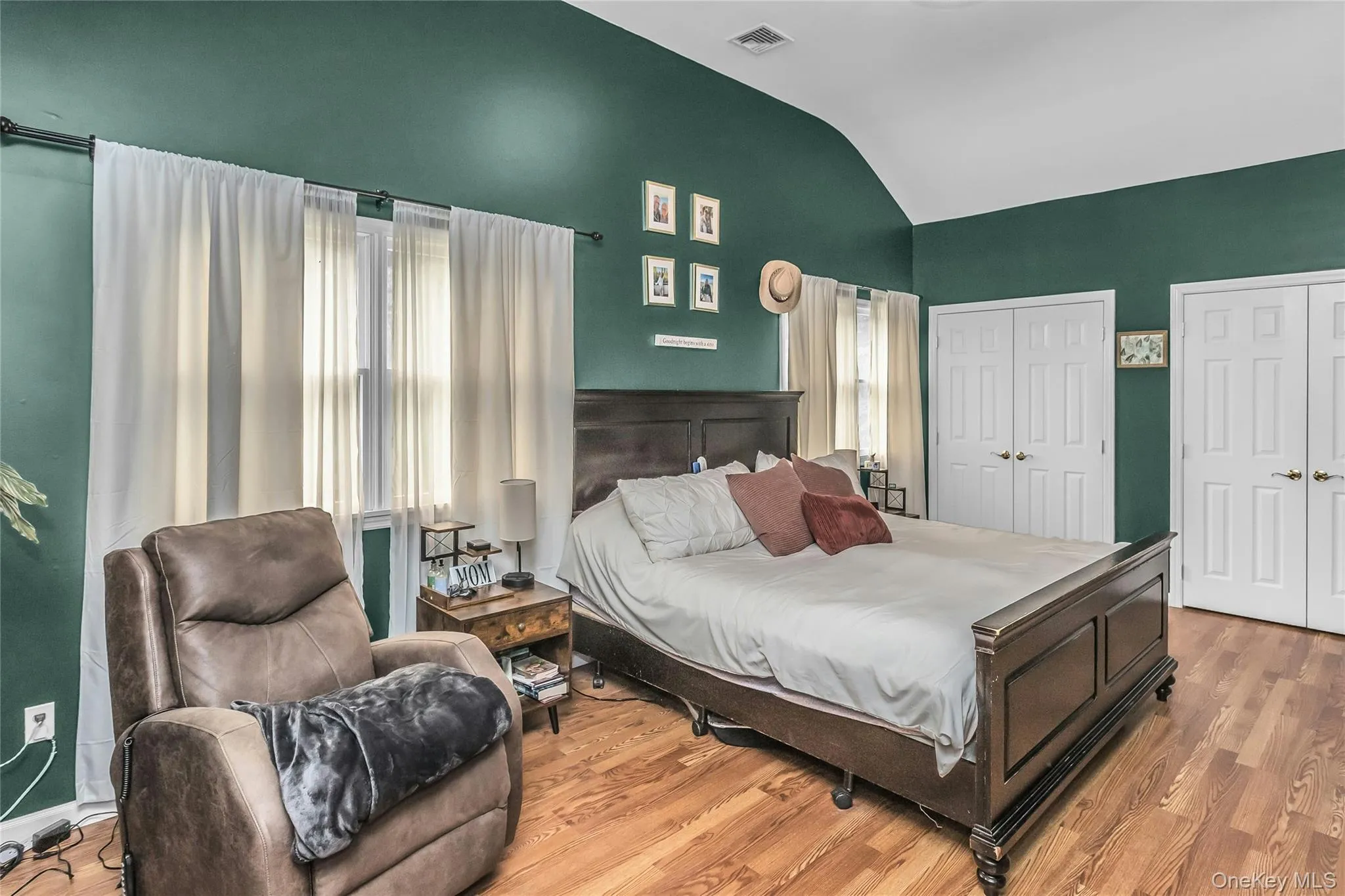 63 Teed Street, Huntington, NY, 4 Bedrooms Bedrooms, 7 Rooms Rooms,2 BathroomsBathrooms,Residential,For Rent,Teed,0,1026031 63 Teed Street, Huntington, NY, 4 Bedrooms Bedrooms, 7 Rooms Rooms,2 BathroomsBathrooms,Residential,For Rent,Teed,0,1026031