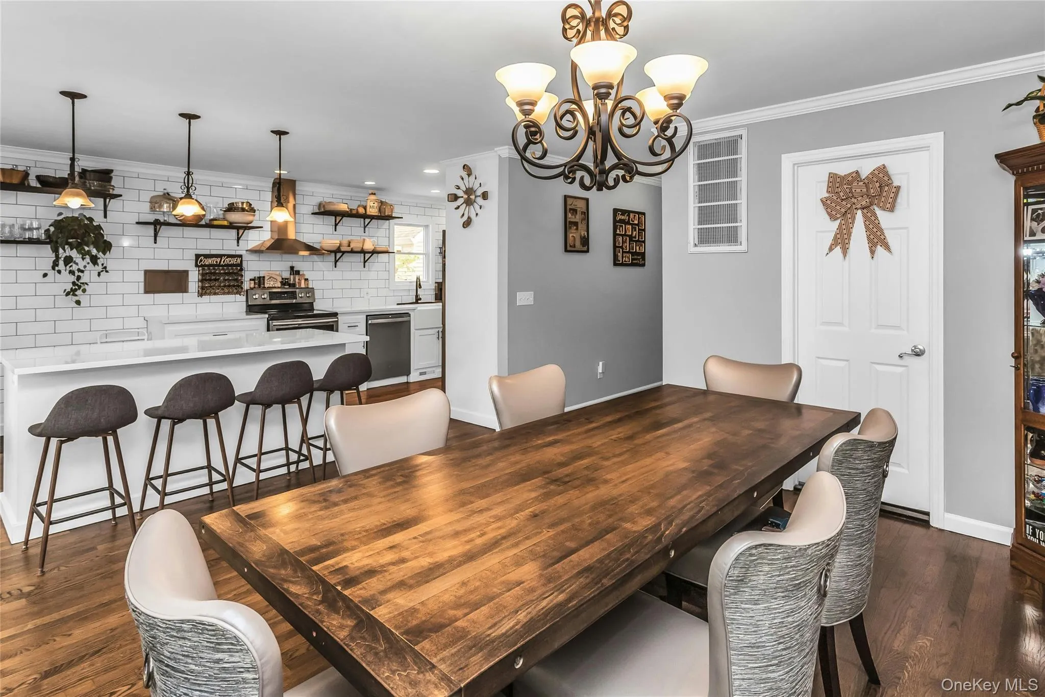 63 Teed Street, Huntington, NY, 4 Bedrooms Bedrooms, 7 Rooms Rooms,2 BathroomsBathrooms,Residential,For Rent,Teed,0,1026031 63 Teed Street, Huntington, NY, 4 Bedrooms Bedrooms, 7 Rooms Rooms,2 BathroomsBathrooms,Residential,For Rent,Teed,0,1026031