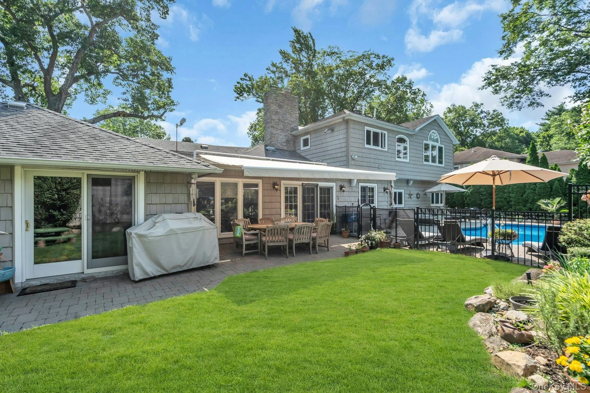 18 Regent Place, North Hempstead, NY, 5 Bedrooms Bedrooms, 11 Rooms Rooms,4 BathroomsBathrooms,Residential,For Rent,Regent,0,1026041 18 Regent Place, North Hempstead, NY, 5 Bedrooms Bedrooms, 11 Rooms Rooms,4 BathroomsBathrooms,Residential,For Rent,Regent,0,1026041
