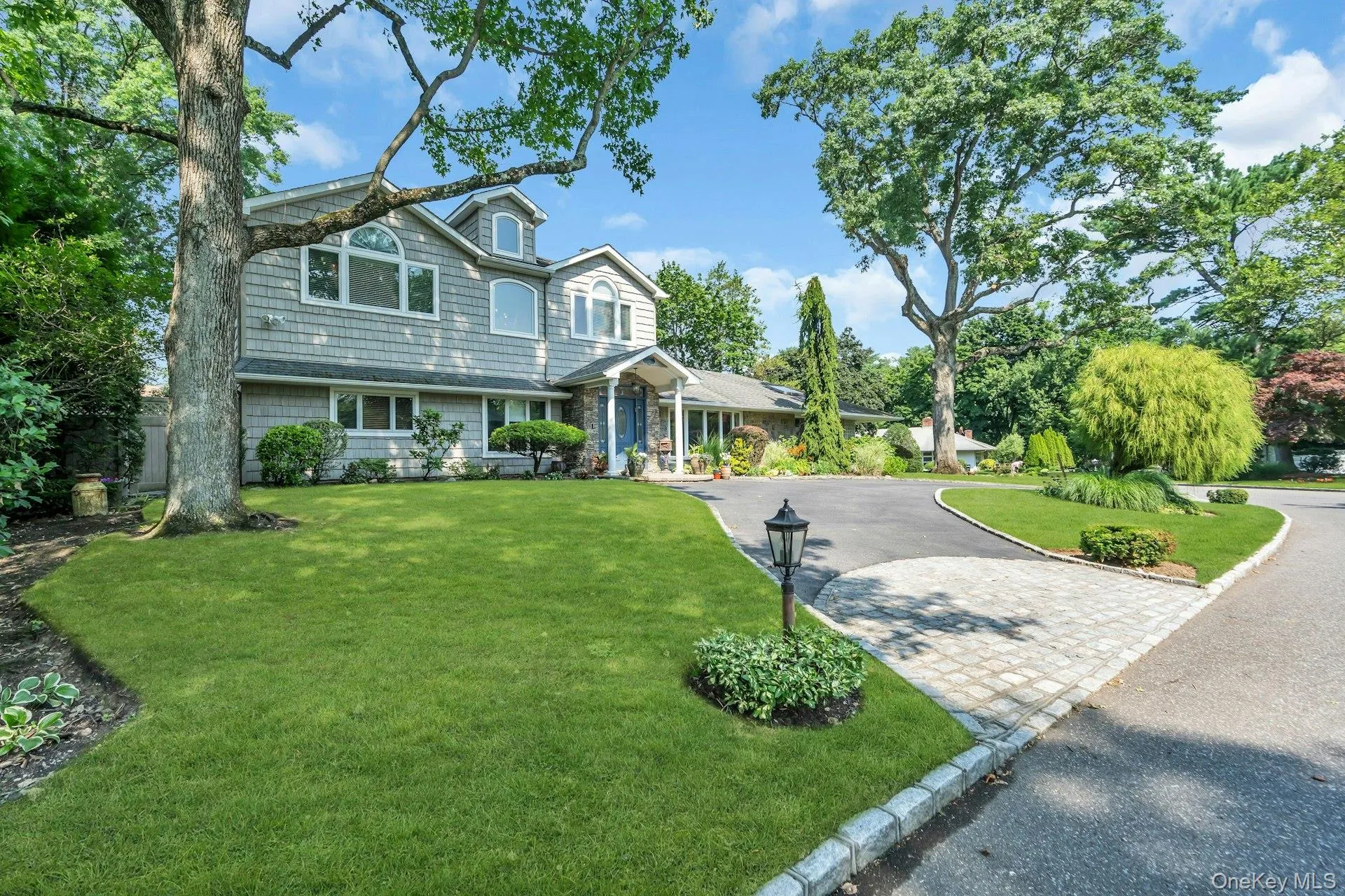 18 Regent Place, North Hempstead, NY, 5 Bedrooms Bedrooms, 11 Rooms Rooms,4 BathroomsBathrooms,Residential,For Rent,Regent,0,1026041 18 Regent Place, North Hempstead, NY, 5 Bedrooms Bedrooms, 11 Rooms Rooms,4 BathroomsBathrooms,Residential,For Rent,Regent,0,1026041