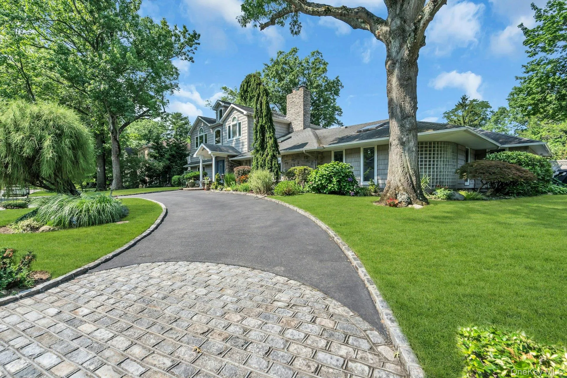 18 Regent Place, North Hempstead, NY, 5 Bedrooms Bedrooms, 11 Rooms Rooms,4 BathroomsBathrooms,Residential,For Rent,Regent,0,1026041 18 Regent Place, North Hempstead, NY, 5 Bedrooms Bedrooms, 11 Rooms Rooms,4 BathroomsBathrooms,Residential,For Rent,Regent,0,1026041