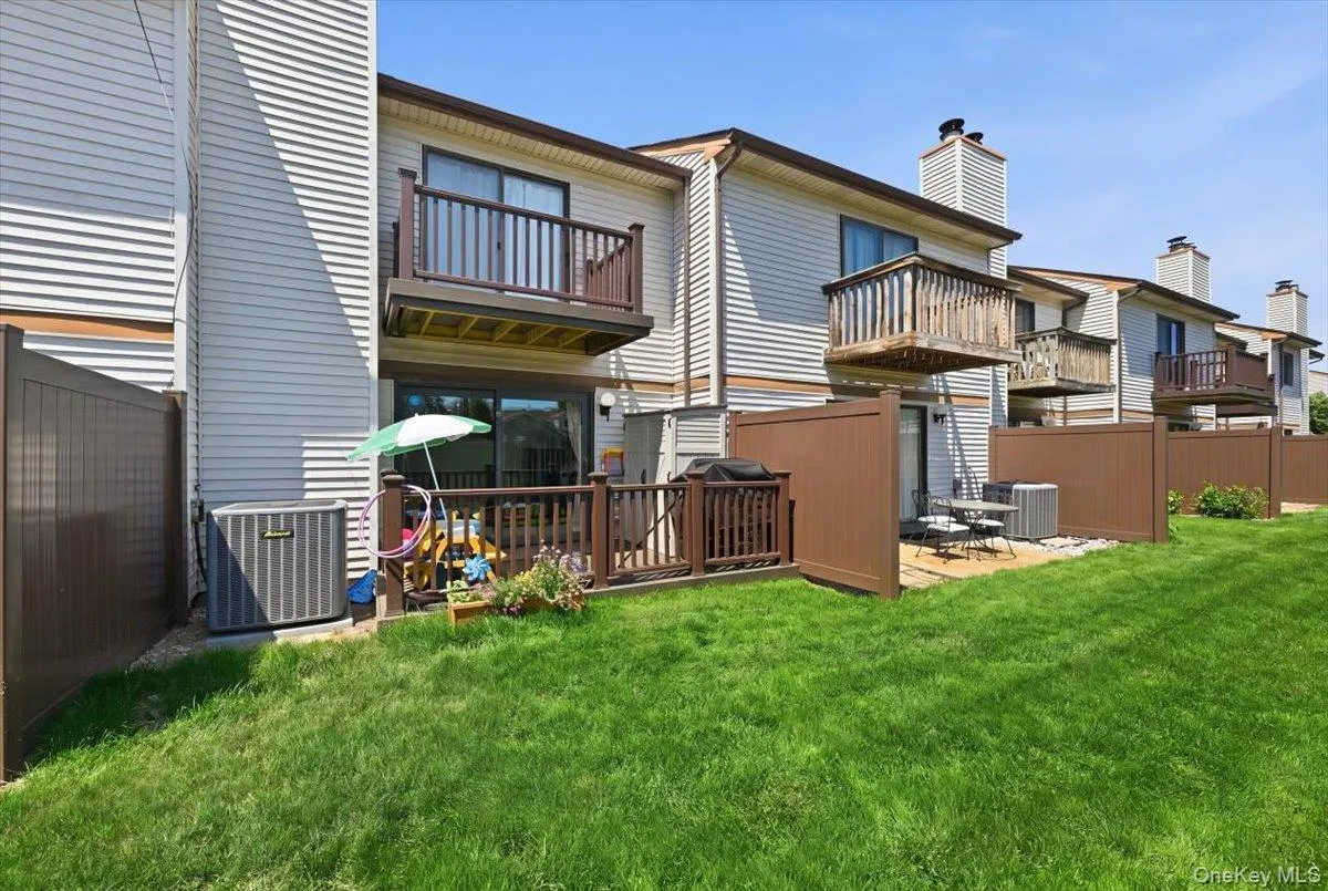 16 Balsam Court, Hempstead, NY, 2 Bedrooms Bedrooms, 5 Rooms Rooms,1 BathroomBathrooms,Residential,For Rent,Balsam,0,1026043 16 Balsam Court, Hempstead, NY, 2 Bedrooms Bedrooms, 5 Rooms Rooms,1 BathroomBathrooms,Residential,For Rent,Balsam,0,1026043