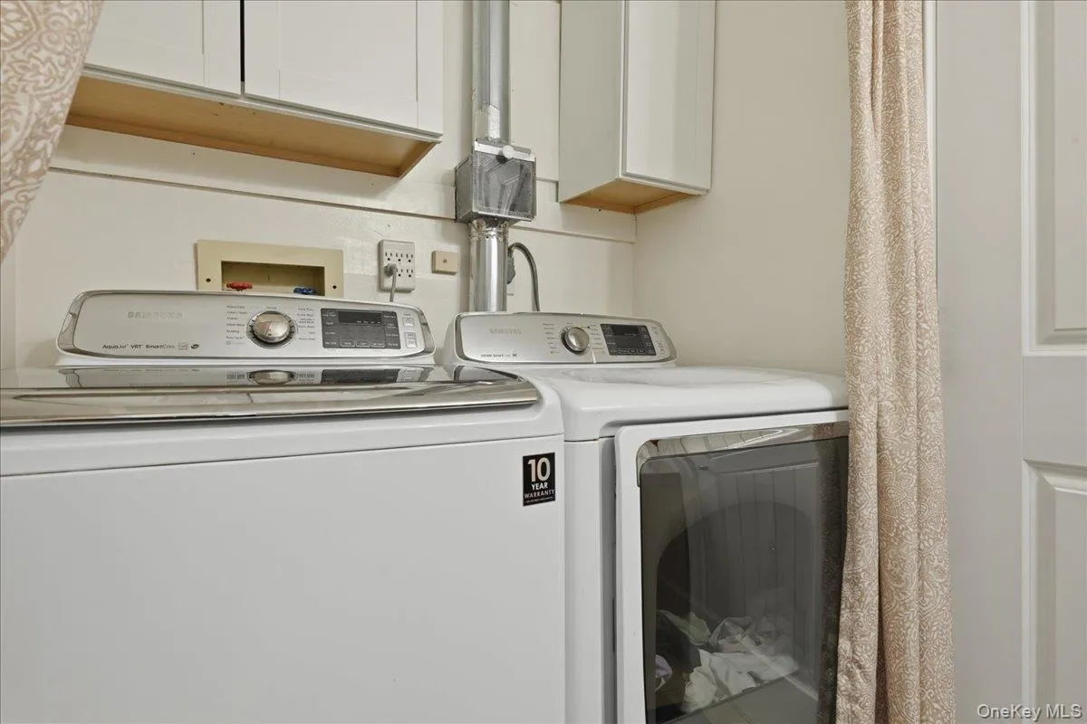 16 Balsam Court, Hempstead, NY, 2 Bedrooms Bedrooms, 5 Rooms Rooms,1 BathroomBathrooms,Residential,For Rent,Balsam,0,1026043 16 Balsam Court, Hempstead, NY, 2 Bedrooms Bedrooms, 5 Rooms Rooms,1 BathroomBathrooms,Residential,For Rent,Balsam,0,1026043
