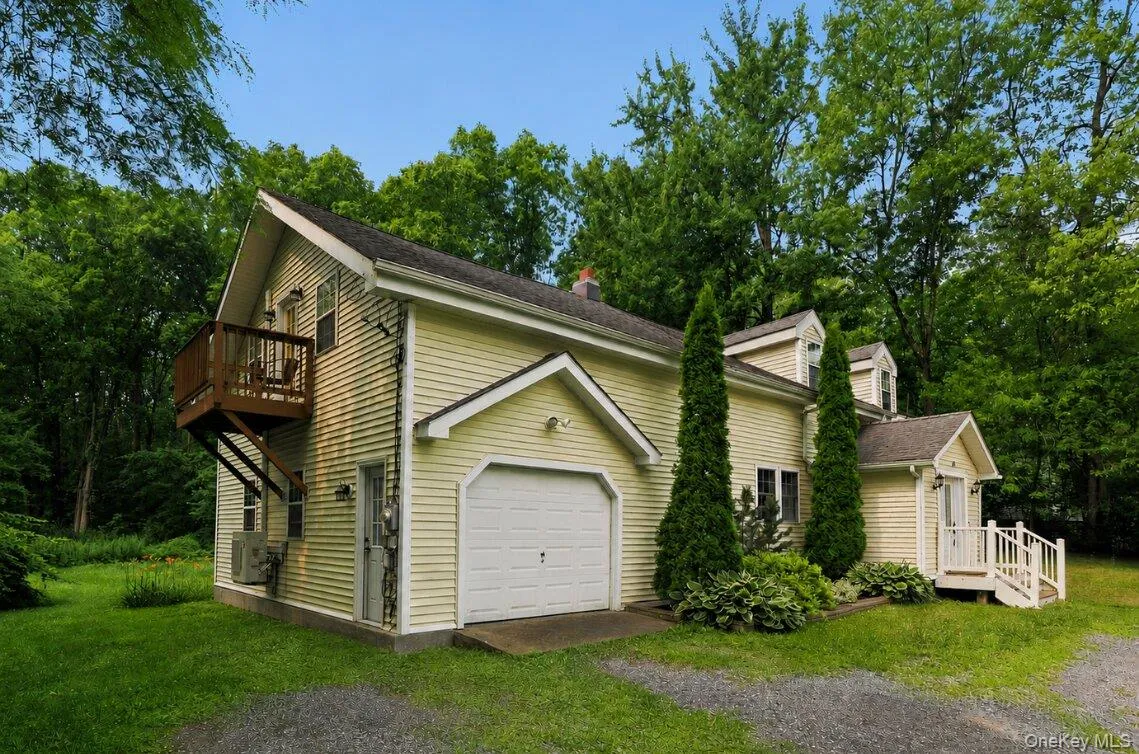 74 Cross Road, Hyde Park, NY, 4 Bedrooms Bedrooms, 8 Rooms Rooms,2 BathroomsBathrooms,Residential,For Rent,Cross,0,1026051 74 Cross Road, Hyde Park, NY, 4 Bedrooms Bedrooms, 8 Rooms Rooms,2 BathroomsBathrooms,Residential,For Rent,Cross,0,1026051