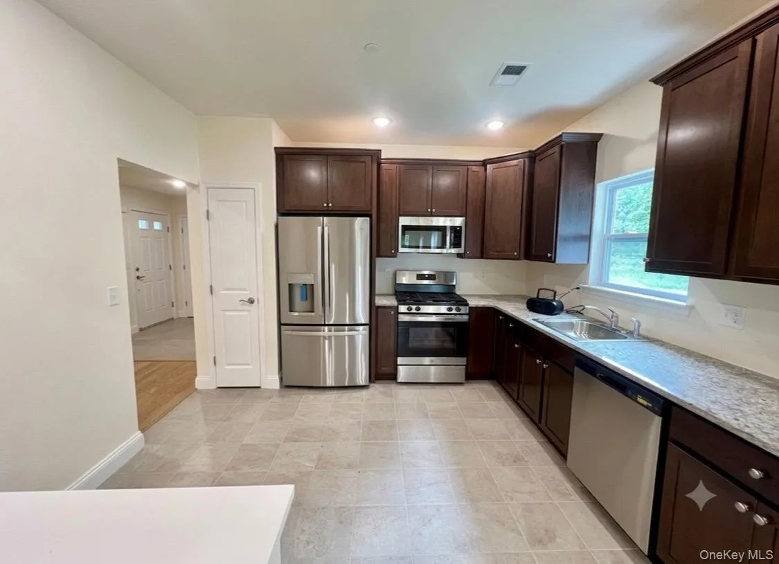79 Willow Circle, Brookhaven, NY, 2 Bedrooms Bedrooms, 5 Rooms Rooms,2 BathroomsBathrooms,Residential,For Rent,Willow,0,1026052 79 Willow Circle, Brookhaven, NY, 2 Bedrooms Bedrooms, 5 Rooms Rooms,2 BathroomsBathrooms,Residential,For Rent,Willow,0,1026052