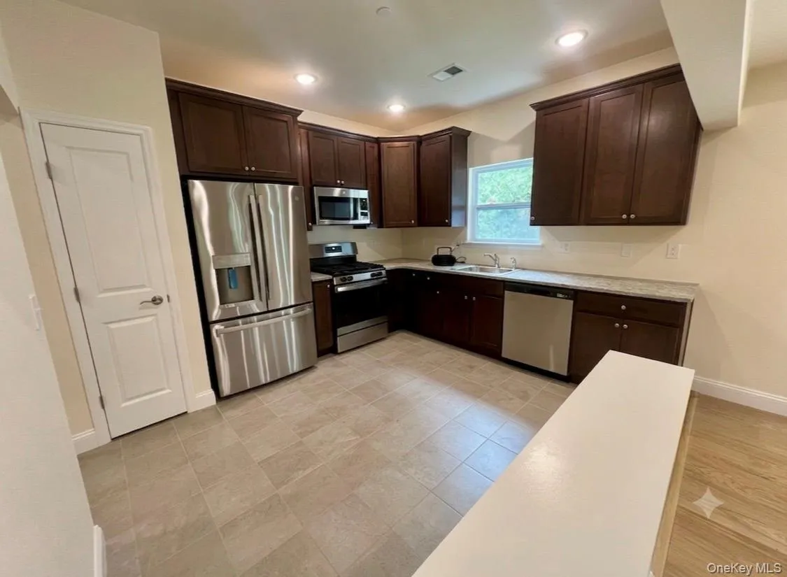 79 Willow Circle, Brookhaven, NY, 2 Bedrooms Bedrooms, 5 Rooms Rooms,2 BathroomsBathrooms,Residential,For Rent,Willow,0,1026052 79 Willow Circle, Brookhaven, NY, 2 Bedrooms Bedrooms, 5 Rooms Rooms,2 BathroomsBathrooms,Residential,For Rent,Willow,0,1026052