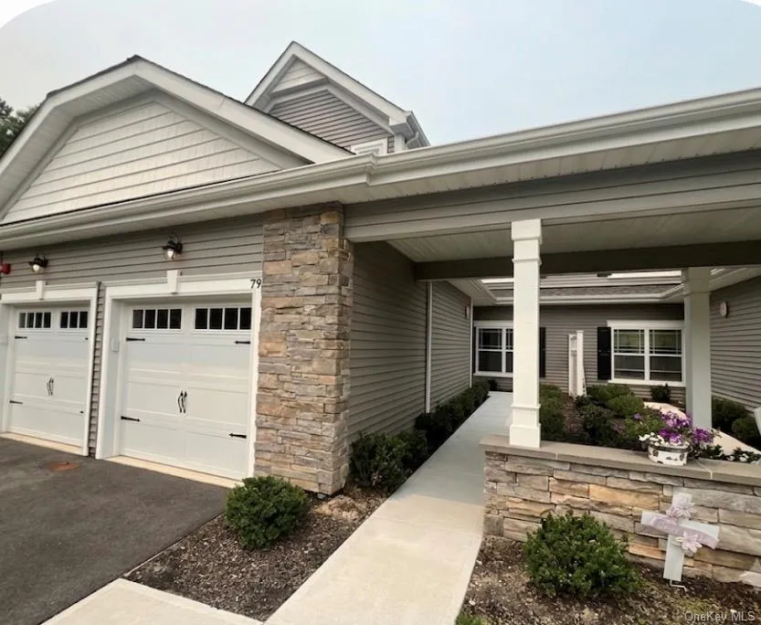 79 Willow Circle, Brookhaven, NY, 2 Bedrooms Bedrooms, 5 Rooms Rooms,2 BathroomsBathrooms,Residential,For Rent,Willow,0,1026052 79 Willow Circle, Brookhaven, NY, 2 Bedrooms Bedrooms, 5 Rooms Rooms,2 BathroomsBathrooms,Residential,For Rent,Willow,0,1026052