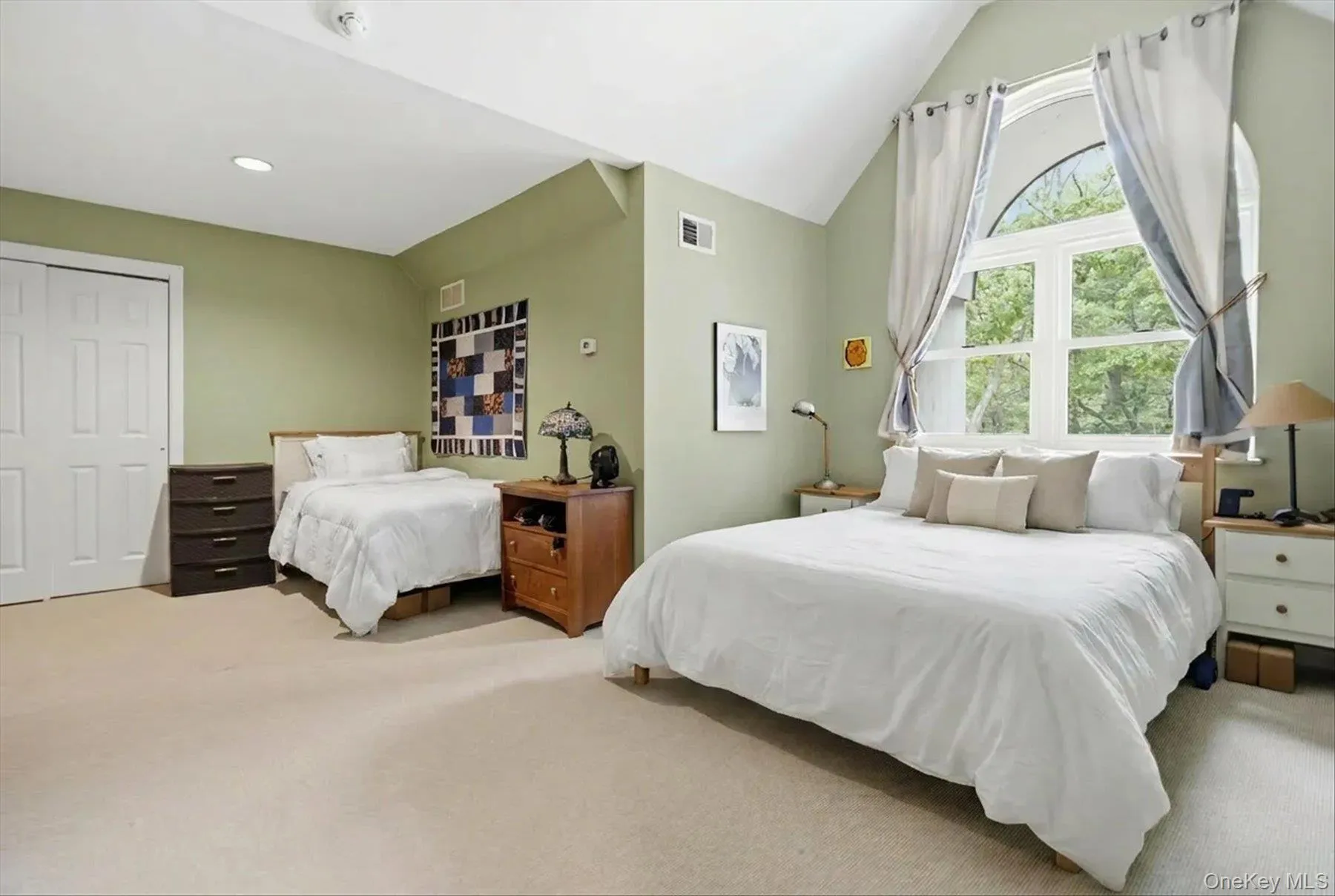 90 Lakeside Lane, Southampton, NY, 4 Bedrooms Bedrooms, 9 Rooms Rooms,3 BathroomsBathrooms,Residential,For Rent,Lakeside,0,1026057 90 Lakeside Lane, Southampton, NY, 4 Bedrooms Bedrooms, 9 Rooms Rooms,3 BathroomsBathrooms,Residential,For Rent,Lakeside,0,1026057