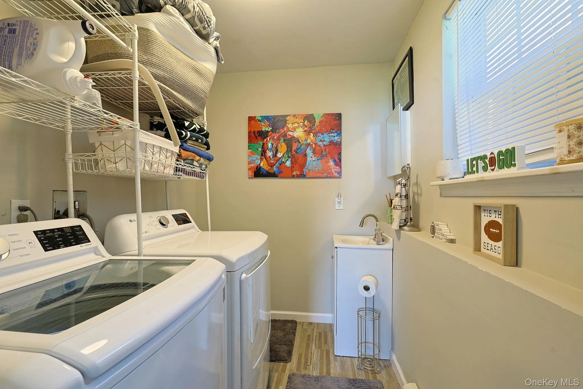 3 Sharon Drive, Middletown, NY, 3 Bedrooms Bedrooms, 8 Rooms Rooms,1 BathroomBathrooms,Residential,For Rent,Sharon,0,1026058 3 Sharon Drive, Middletown, NY, 3 Bedrooms Bedrooms, 8 Rooms Rooms,1 BathroomBathrooms,Residential,For Rent,Sharon,0,1026058