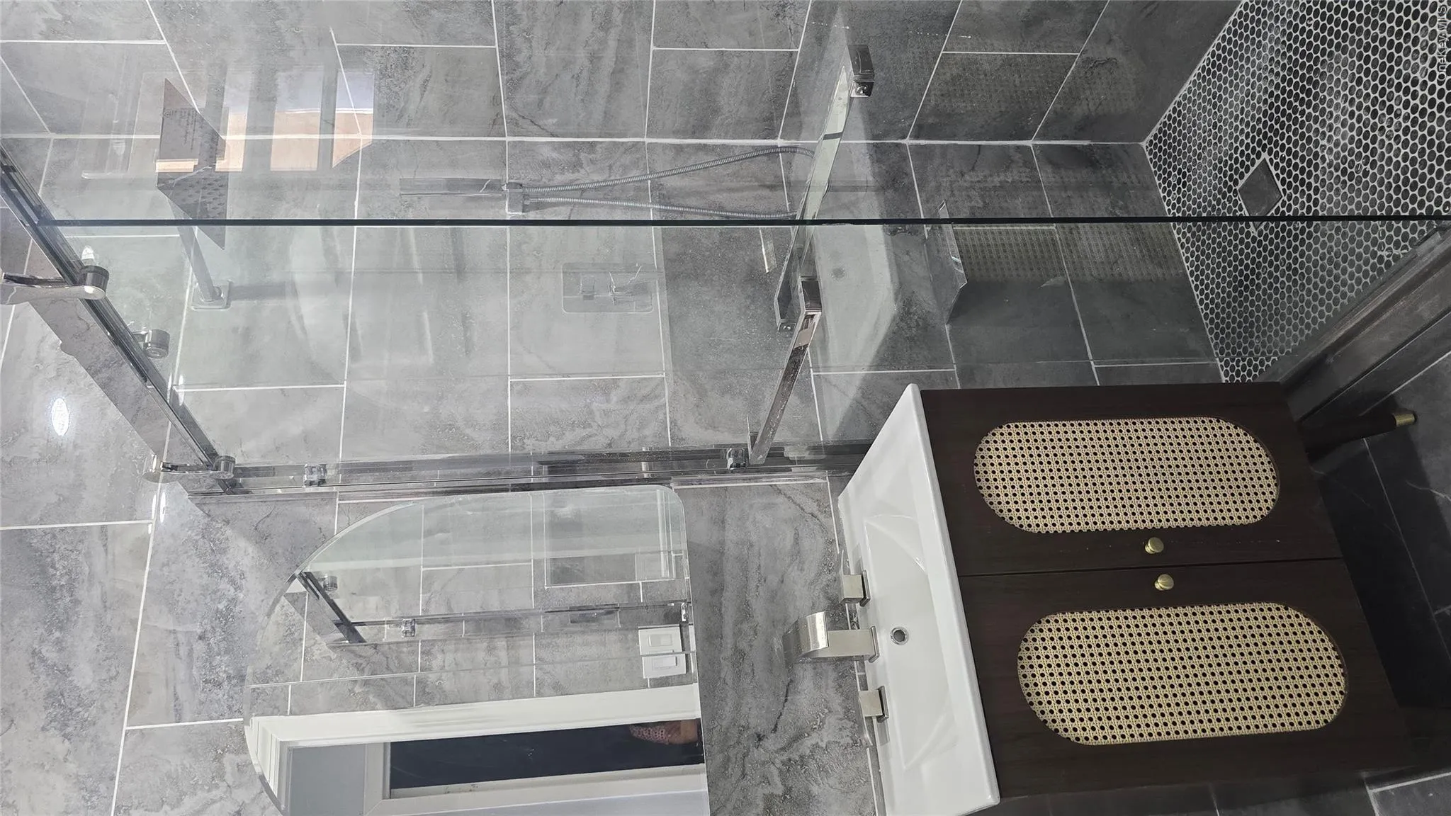 8841 161st Street, New York, NY, 3 Bedrooms Bedrooms, 6 Rooms Rooms,1 BathroomBathrooms,Residential Lease,For Rent,161st,0,1026061 8841 161st Street, New York, NY, 3 Bedrooms Bedrooms, 6 Rooms Rooms,1 BathroomBathrooms,Residential Lease,For Rent,161st,0,1026061
