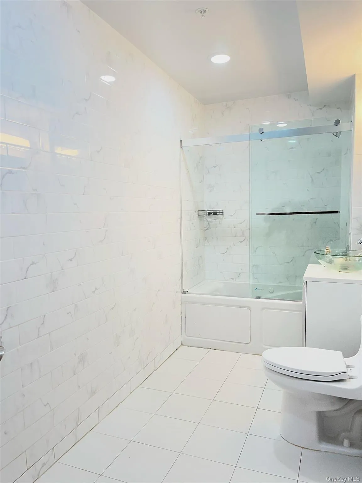 55 Middle Neck Road, North Hempstead, NY, 2 Bedrooms Bedrooms, 4 Rooms Rooms,2 BathroomsBathrooms,Residential Lease,For Rent,Middle Neck,0,1026070 55 Middle Neck Road, North Hempstead, NY, 2 Bedrooms Bedrooms, 4 Rooms Rooms,2 BathroomsBathrooms,Residential Lease,For Rent,Middle Neck,0,1026070