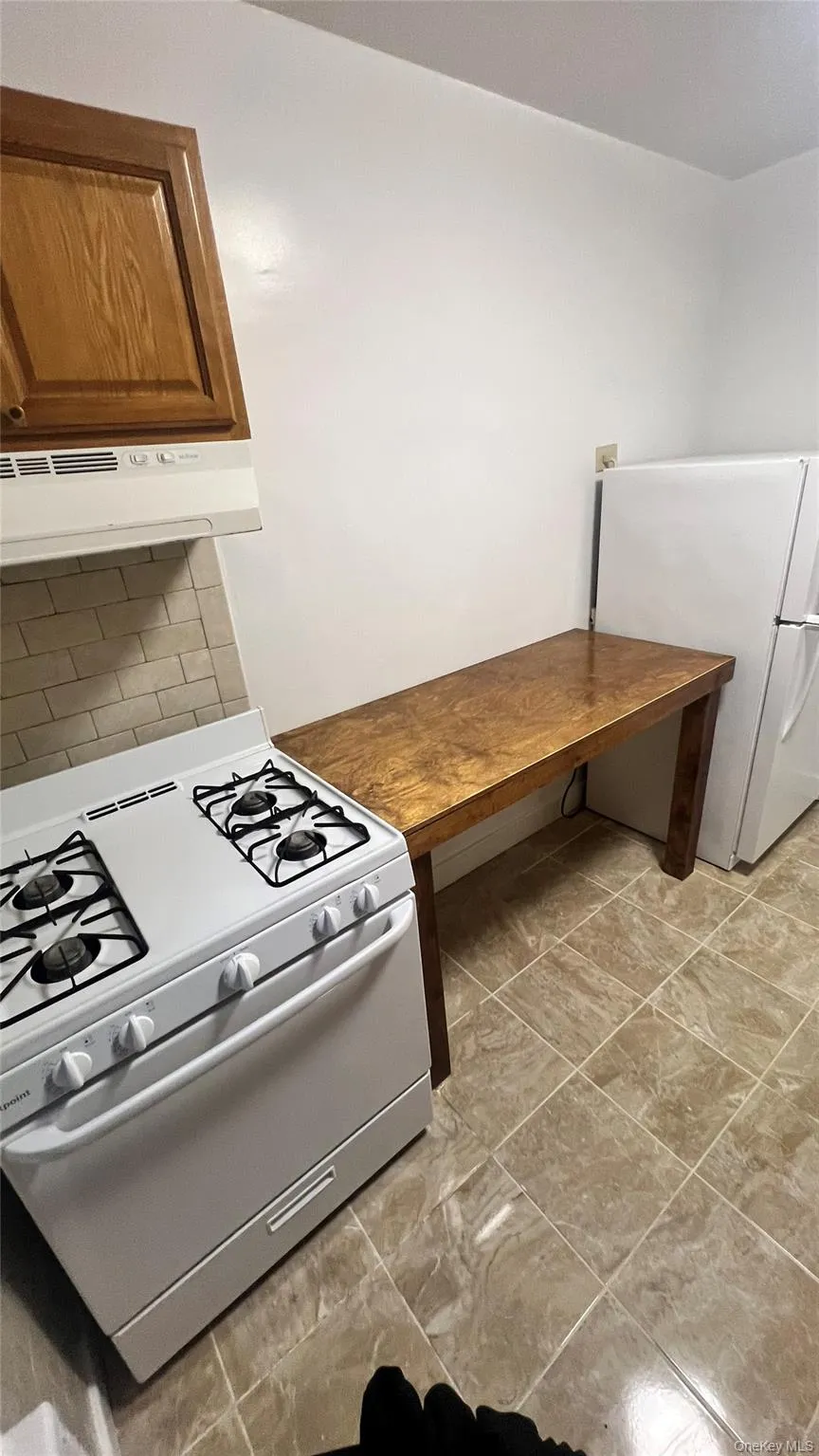 89-20 55th Avenue, New York, NY, 2 Bedrooms Bedrooms, 3 Rooms Rooms,1 BathroomBathrooms,Residential Lease,For Rent,55th,0,1026079 89-20 55th Avenue, New York, NY, 2 Bedrooms Bedrooms, 3 Rooms Rooms,1 BathroomBathrooms,Residential Lease,For Rent,55th,0,1026079