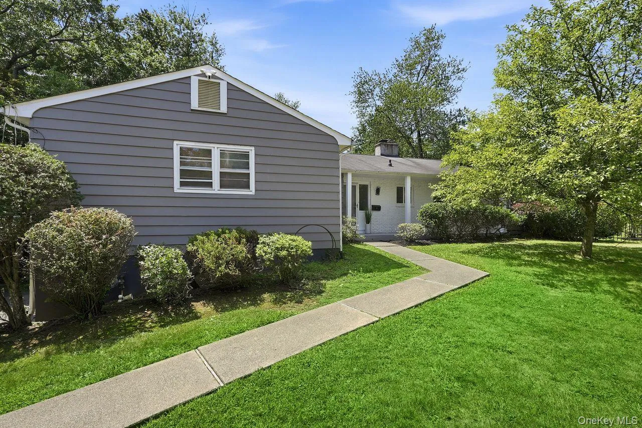 5 Deer Meadow Drive, Clarkstown, NY, 4 Bedrooms Bedrooms, 10 Rooms Rooms,2 BathroomsBathrooms,Residential,For Rent,Deer Meadow,0,1026080 5 Deer Meadow Drive, Clarkstown, NY, 4 Bedrooms Bedrooms, 10 Rooms Rooms,2 BathroomsBathrooms,Residential,For Rent,Deer Meadow,0,1026080
