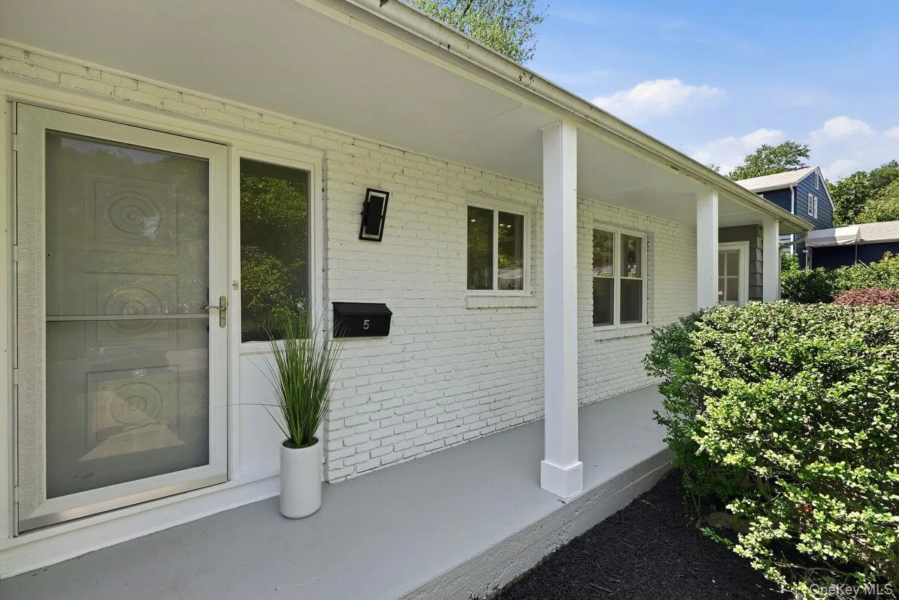 5 Deer Meadow Drive, Clarkstown, NY, 4 Bedrooms Bedrooms, 10 Rooms Rooms,2 BathroomsBathrooms,Residential,For Rent,Deer Meadow,0,1026080 5 Deer Meadow Drive, Clarkstown, NY, 4 Bedrooms Bedrooms, 10 Rooms Rooms,2 BathroomsBathrooms,Residential,For Rent,Deer Meadow,0,1026080
