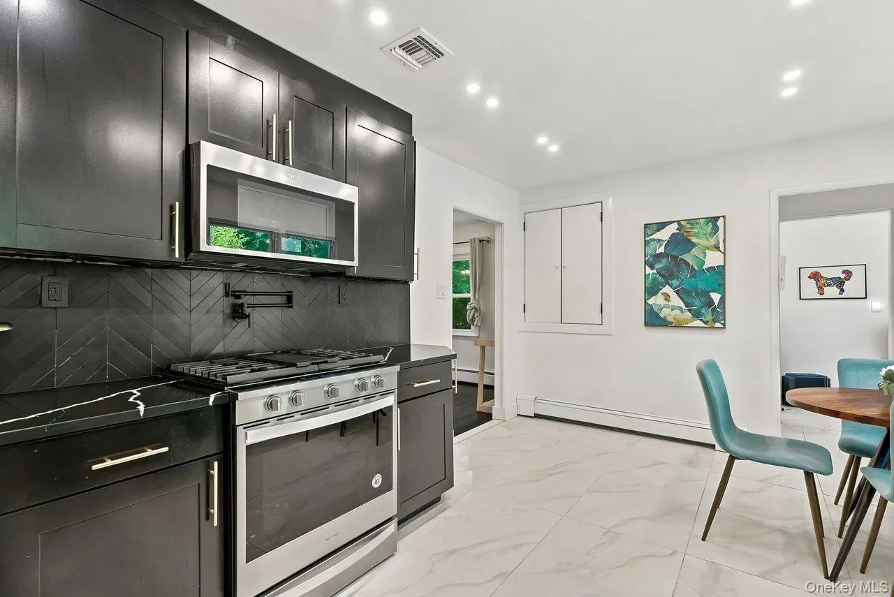5 Deer Meadow Drive, Clarkstown, NY, 4 Bedrooms Bedrooms, 10 Rooms Rooms,2 BathroomsBathrooms,Residential,For Rent,Deer Meadow,0,1026080 5 Deer Meadow Drive, Clarkstown, NY, 4 Bedrooms Bedrooms, 10 Rooms Rooms,2 BathroomsBathrooms,Residential,For Rent,Deer Meadow,0,1026080