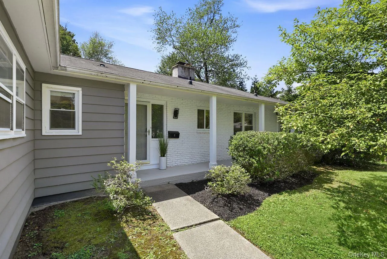 5 Deer Meadow Drive, Clarkstown, NY, 4 Bedrooms Bedrooms, 10 Rooms Rooms,2 BathroomsBathrooms,Residential,For Rent,Deer Meadow,0,1026080 5 Deer Meadow Drive, Clarkstown, NY, 4 Bedrooms Bedrooms, 10 Rooms Rooms,2 BathroomsBathrooms,Residential,For Rent,Deer Meadow,0,1026080
