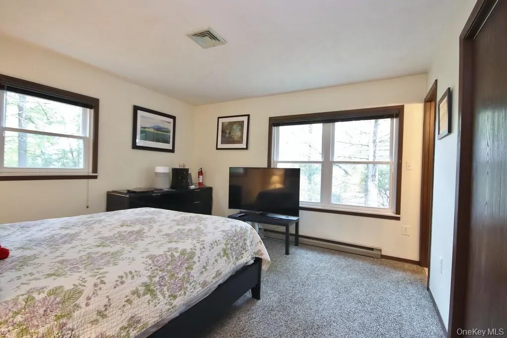 5 Drake Lane, Thompson, NY, 3 Bedrooms Bedrooms, 6 Rooms Rooms,2 BathroomsBathrooms,Residential,For Rent,Drake,0,1026090 5 Drake Lane, Thompson, NY, 3 Bedrooms Bedrooms, 6 Rooms Rooms,2 BathroomsBathrooms,Residential,For Rent,Drake,0,1026090