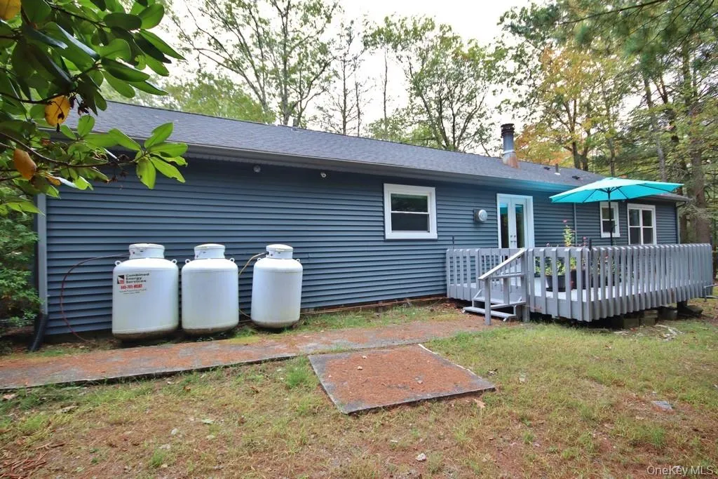 5 Drake Lane, Thompson, NY, 3 Bedrooms Bedrooms, 6 Rooms Rooms,2 BathroomsBathrooms,Residential,For Rent,Drake,0,1026090 5 Drake Lane, Thompson, NY, 3 Bedrooms Bedrooms, 6 Rooms Rooms,2 BathroomsBathrooms,Residential,For Rent,Drake,0,1026090