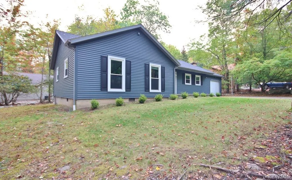5 Drake Lane, Thompson, NY, 3 Bedrooms Bedrooms, 6 Rooms Rooms,2 BathroomsBathrooms,Residential,For Rent,Drake,0,1026090 5 Drake Lane, Thompson, NY, 3 Bedrooms Bedrooms, 6 Rooms Rooms,2 BathroomsBathrooms,Residential,For Rent,Drake,0,1026090