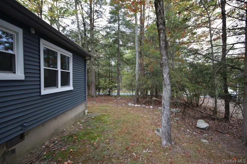 5 Drake Lane, Thompson, NY, 3 Bedrooms Bedrooms, 6 Rooms Rooms,2 BathroomsBathrooms,Residential,For Rent,Drake,0,1026090 5 Drake Lane, Thompson, NY, 3 Bedrooms Bedrooms, 6 Rooms Rooms,2 BathroomsBathrooms,Residential,For Rent,Drake,0,1026090