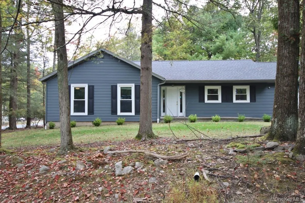5 Drake Lane, Thompson, NY, 3 Bedrooms Bedrooms, 6 Rooms Rooms,2 BathroomsBathrooms,Residential,For Rent,Drake,0,1026090 5 Drake Lane, Thompson, NY, 3 Bedrooms Bedrooms, 6 Rooms Rooms,2 BathroomsBathrooms,Residential,For Rent,Drake,0,1026090