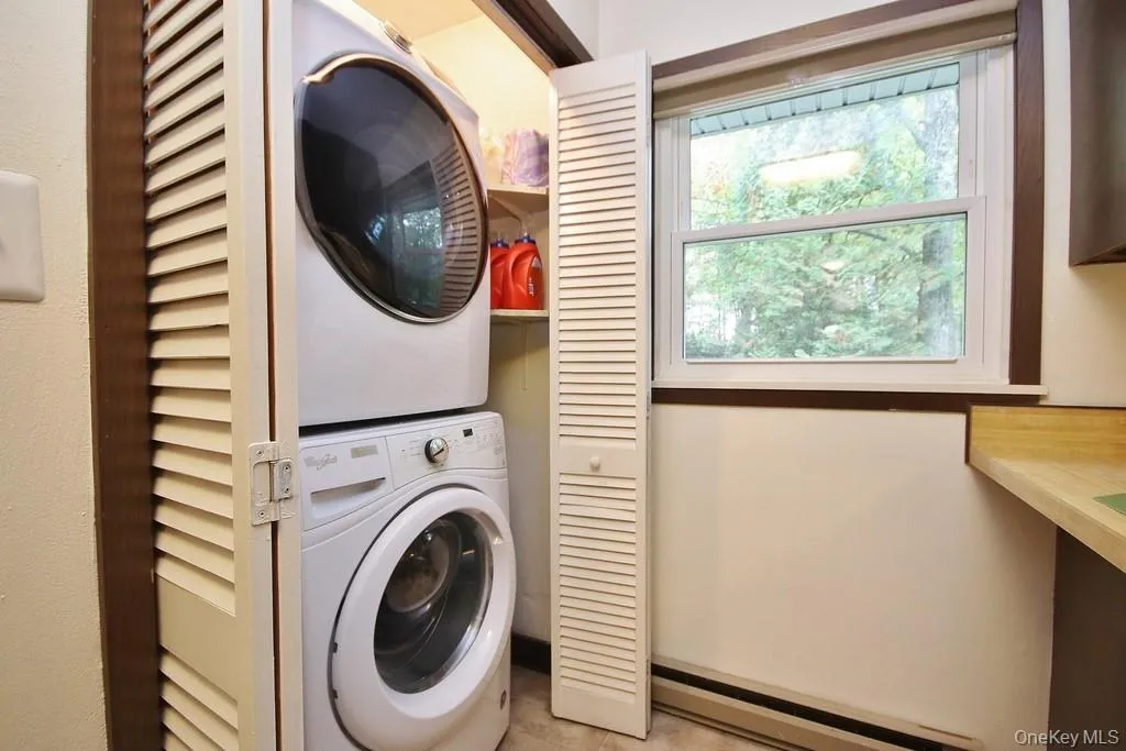 5 Drake Lane, Thompson, NY, 3 Bedrooms Bedrooms, 6 Rooms Rooms,2 BathroomsBathrooms,Residential,For Rent,Drake,0,1026090 5 Drake Lane, Thompson, NY, 3 Bedrooms Bedrooms, 6 Rooms Rooms,2 BathroomsBathrooms,Residential,For Rent,Drake,0,1026090