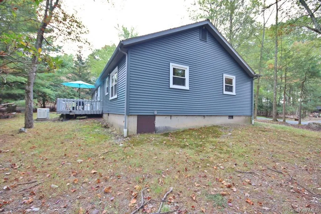 5 Drake Lane, Thompson, NY, 3 Bedrooms Bedrooms, 6 Rooms Rooms,2 BathroomsBathrooms,Residential,For Rent,Drake,0,1026090 5 Drake Lane, Thompson, NY, 3 Bedrooms Bedrooms, 6 Rooms Rooms,2 BathroomsBathrooms,Residential,For Rent,Drake,0,1026090