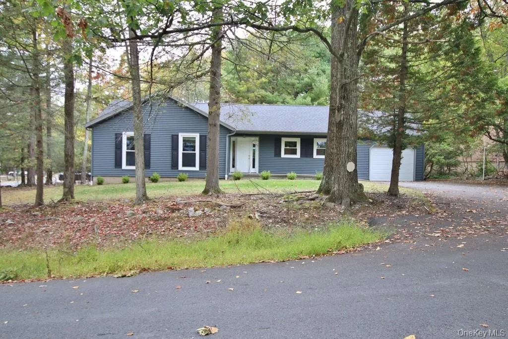 5 Drake Lane, Thompson, NY, 3 Bedrooms Bedrooms, 6 Rooms Rooms,2 BathroomsBathrooms,Residential,For Rent,Drake,0,1026090 5 Drake Lane, Thompson, NY, 3 Bedrooms Bedrooms, 6 Rooms Rooms,2 BathroomsBathrooms,Residential,For Rent,Drake,0,1026090