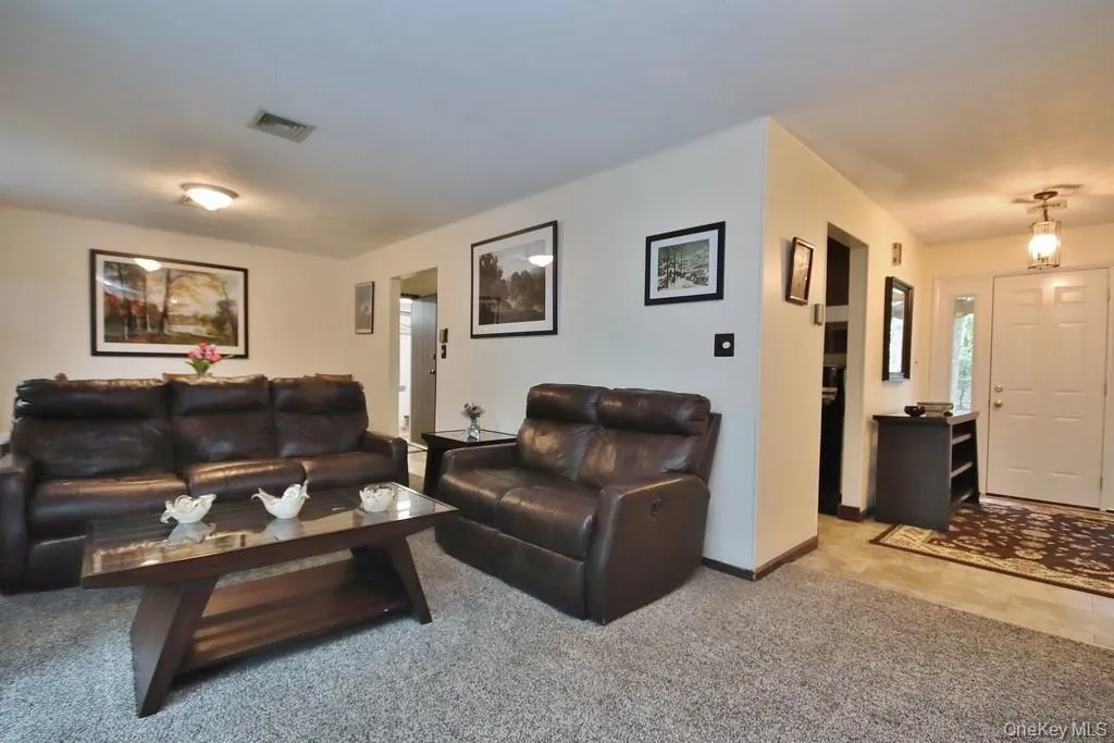 5 Drake Lane, Thompson, NY, 3 Bedrooms Bedrooms, 6 Rooms Rooms,2 BathroomsBathrooms,Residential,For Rent,Drake,0,1026090 5 Drake Lane, Thompson, NY, 3 Bedrooms Bedrooms, 6 Rooms Rooms,2 BathroomsBathrooms,Residential,For Rent,Drake,0,1026090