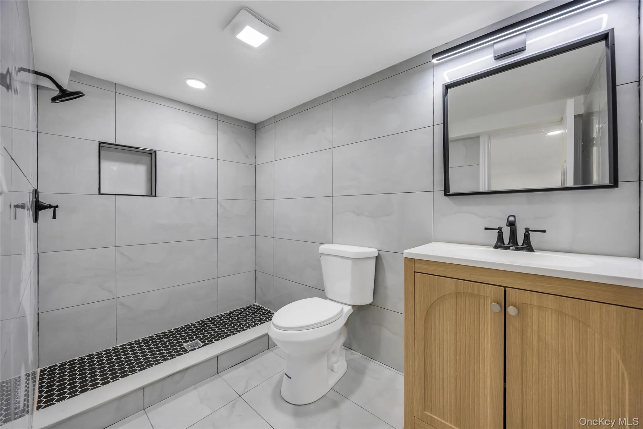 499 Silver Street, West Babylon, NY, 3 Bedrooms Bedrooms, 9 Rooms Rooms,3 BathroomsBathrooms,Residential,For Rent,Silver,0,1026091 499 Silver Street, West Babylon, NY, 3 Bedrooms Bedrooms, 9 Rooms Rooms,3 BathroomsBathrooms,Residential,For Rent,Silver,0,1026091