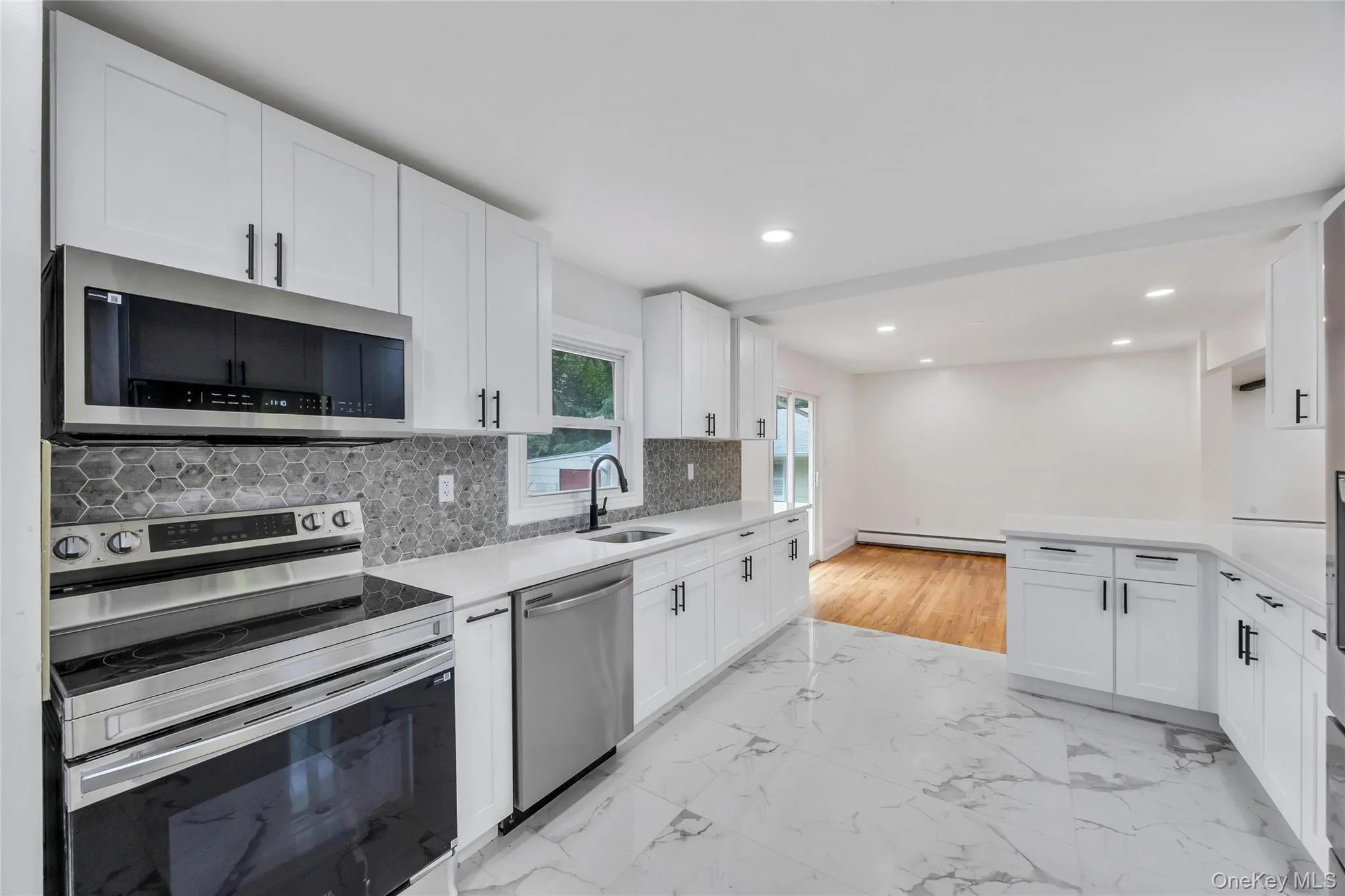 499 Silver Street, West Babylon, NY, 3 Bedrooms Bedrooms, 9 Rooms Rooms,3 BathroomsBathrooms,Residential,For Rent,Silver,0,1026091 499 Silver Street, West Babylon, NY, 3 Bedrooms Bedrooms, 9 Rooms Rooms,3 BathroomsBathrooms,Residential,For Rent,Silver,0,1026091