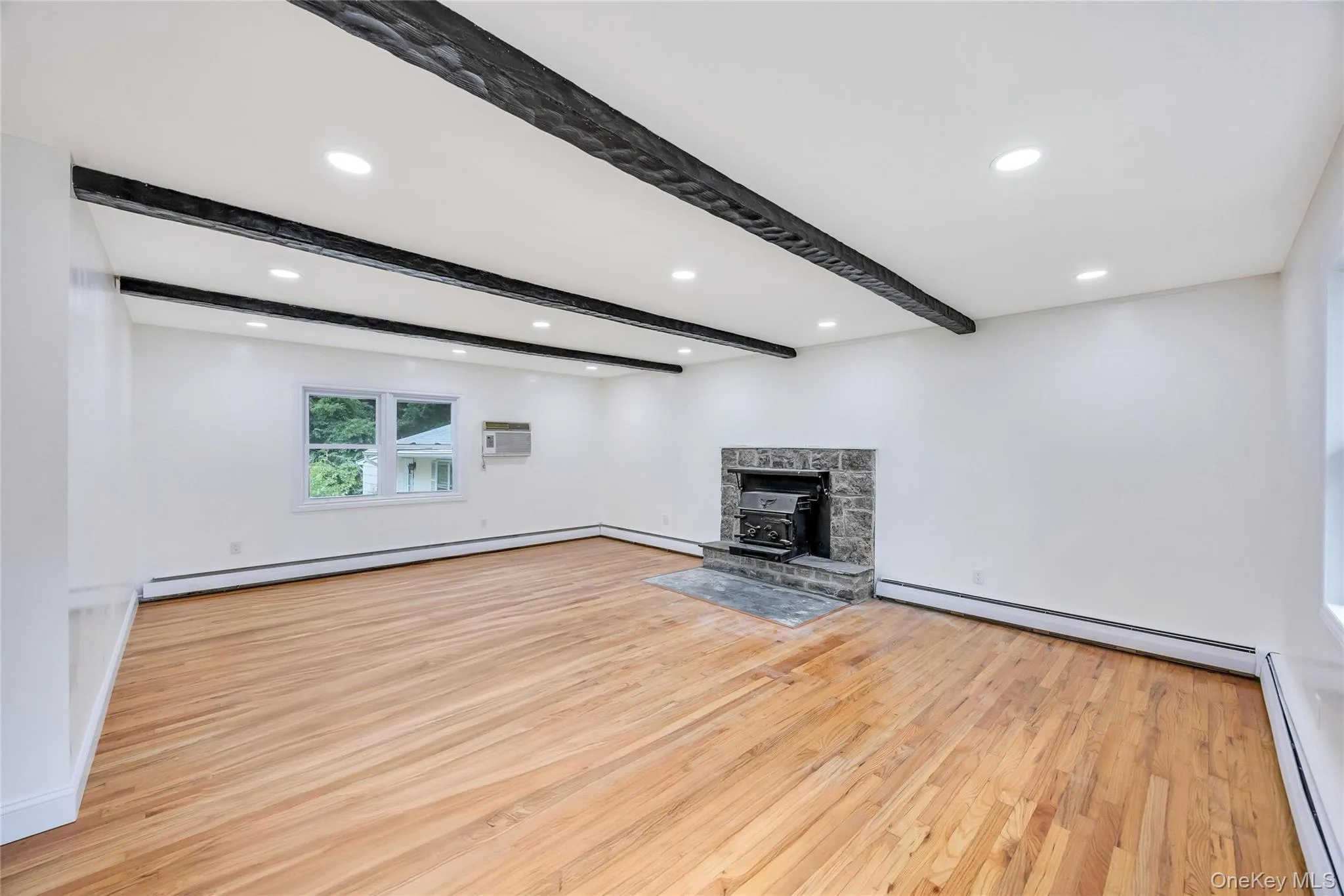 499 Silver Street, West Babylon, NY, 3 Bedrooms Bedrooms, 9 Rooms Rooms,3 BathroomsBathrooms,Residential,For Rent,Silver,0,1026091 499 Silver Street, West Babylon, NY, 3 Bedrooms Bedrooms, 9 Rooms Rooms,3 BathroomsBathrooms,Residential,For Rent,Silver,0,1026091