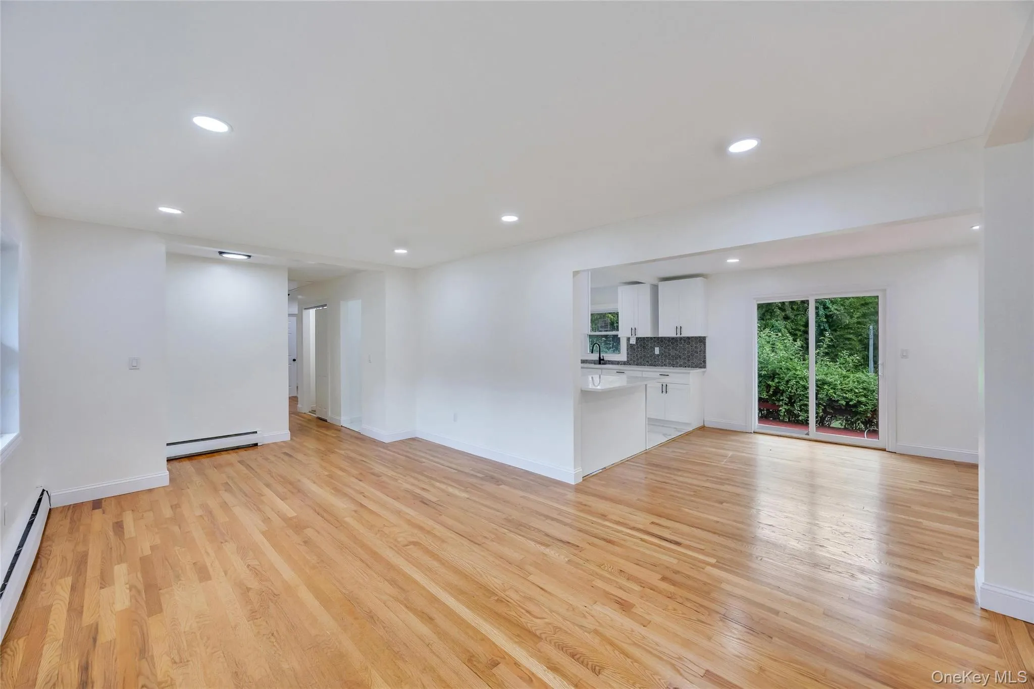 499 Silver Street, West Babylon, NY, 3 Bedrooms Bedrooms, 9 Rooms Rooms,3 BathroomsBathrooms,Residential,For Rent,Silver,0,1026091 499 Silver Street, West Babylon, NY, 3 Bedrooms Bedrooms, 9 Rooms Rooms,3 BathroomsBathrooms,Residential,For Rent,Silver,0,1026091