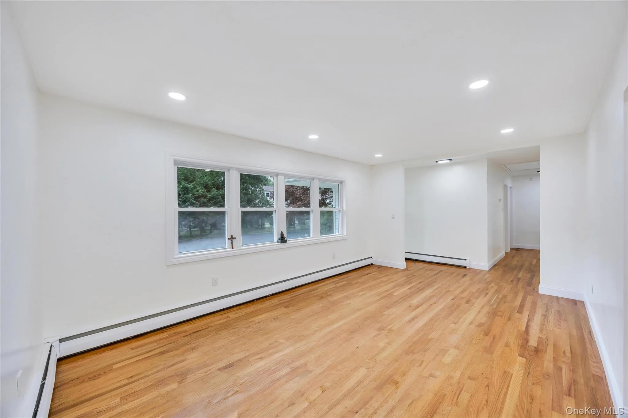 499 Silver Street, West Babylon, NY, 3 Bedrooms Bedrooms, 9 Rooms Rooms,3 BathroomsBathrooms,Residential,For Rent,Silver,0,1026091 499 Silver Street, West Babylon, NY, 3 Bedrooms Bedrooms, 9 Rooms Rooms,3 BathroomsBathrooms,Residential,For Rent,Silver,0,1026091