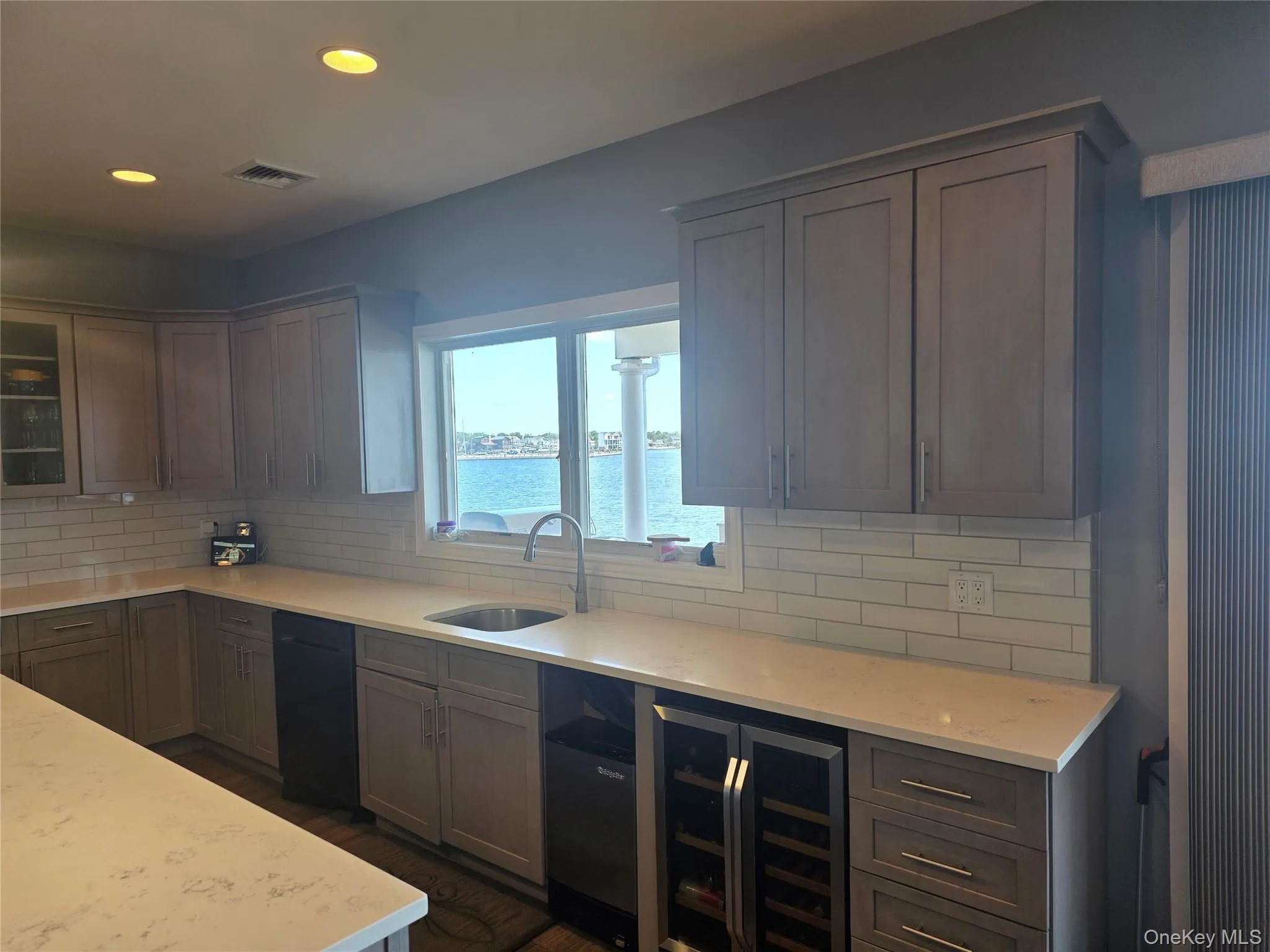 75 Yacht Club Road, Babylon, NY, 4 Bedrooms Bedrooms, 7 Rooms Rooms,4 BathroomsBathrooms,Residential,For Rent,Yacht Club,0,1026094 75 Yacht Club Road, Babylon, NY, 4 Bedrooms Bedrooms, 7 Rooms Rooms,4 BathroomsBathrooms,Residential,For Rent,Yacht Club,0,1026094