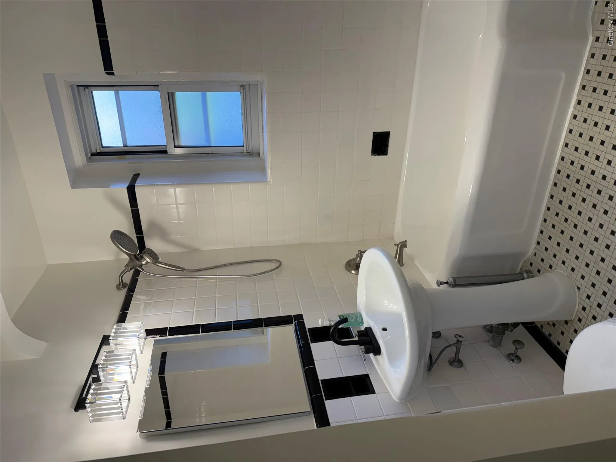 99-45 67 Road, New York, NY, 3 Rooms Rooms,1 BathroomBathrooms,Residential Lease,For Rent,67,0,1026095 99-45 67 Road, New York, NY, 3 Rooms Rooms,1 BathroomBathrooms,Residential Lease,For Rent,67,0,1026095