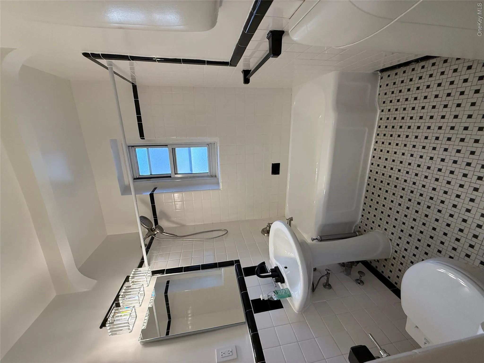 99-45 67 Road, New York, NY, 3 Rooms Rooms,1 BathroomBathrooms,Residential Lease,For Rent,67,0,1026095 99-45 67 Road, New York, NY, 3 Rooms Rooms,1 BathroomBathrooms,Residential Lease,For Rent,67,0,1026095