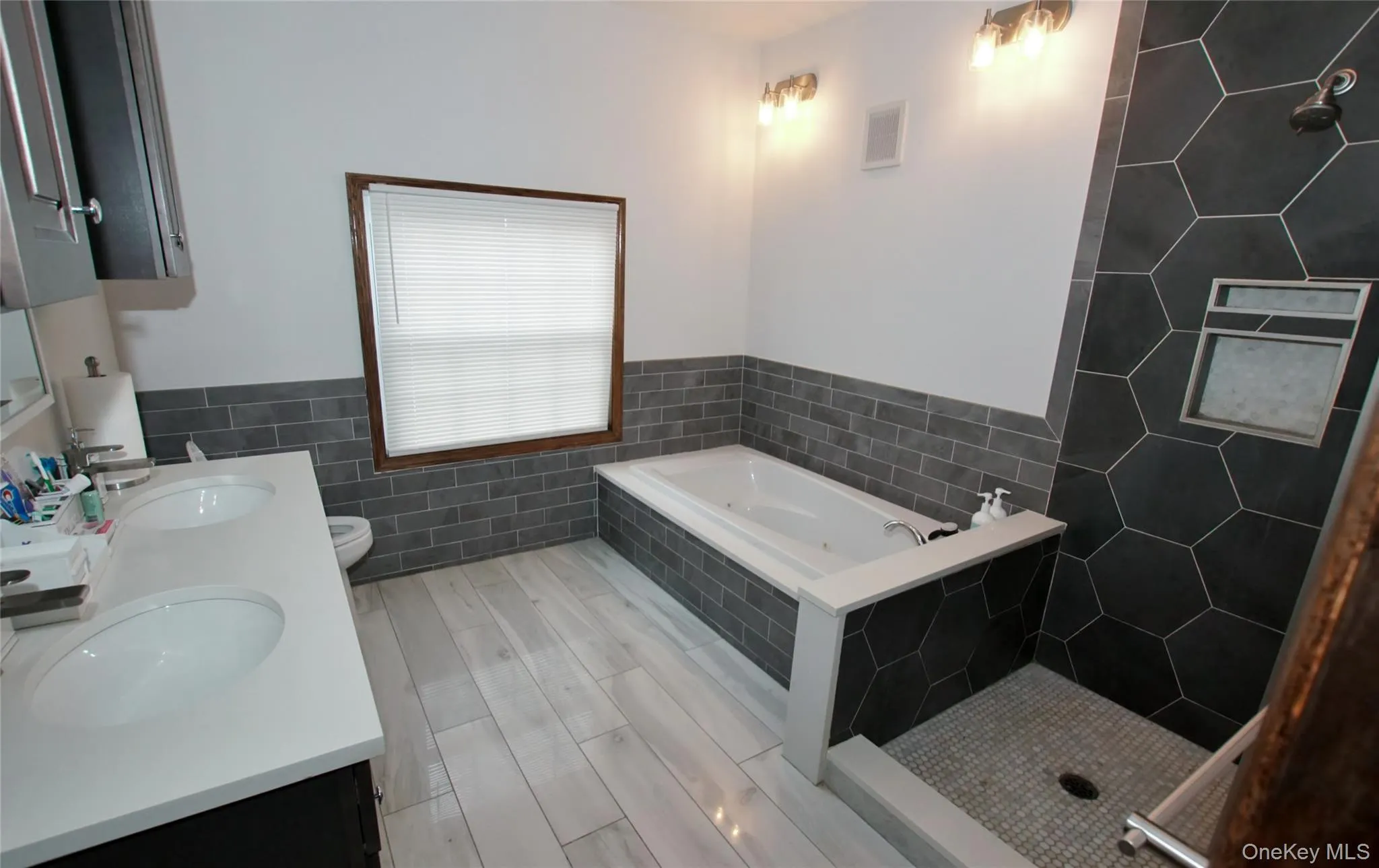 278 Long Beach Avenue, Hempstead, NY, 6 Bedrooms Bedrooms, 10 Rooms Rooms,5 BathroomsBathrooms,Residential,For Rent,Long Beach,0,1026100 278 Long Beach Avenue, Hempstead, NY, 6 Bedrooms Bedrooms, 10 Rooms Rooms,5 BathroomsBathrooms,Residential,For Rent,Long Beach,0,1026100