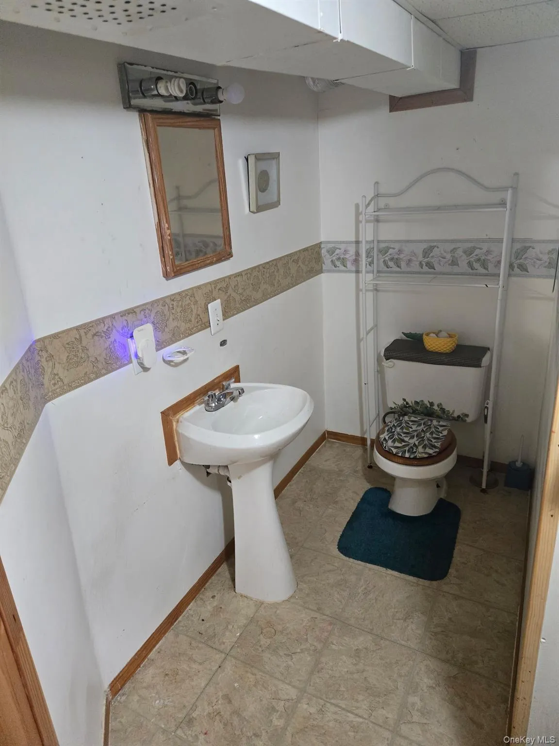 22 Newtown Avenue, Brookhaven, NY, 3 Bedrooms Bedrooms, 5 Rooms Rooms,2 BathroomsBathrooms,Residential,For Rent,Newtown,0,1026104 22 Newtown Avenue, Brookhaven, NY, 3 Bedrooms Bedrooms, 5 Rooms Rooms,2 BathroomsBathrooms,Residential,For Rent,Newtown,0,1026104