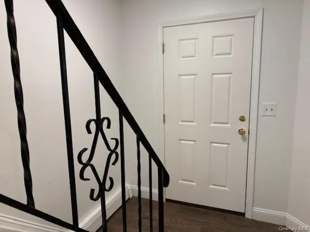 Main entryway to the townhouse. Main entryway to the townhouse.
