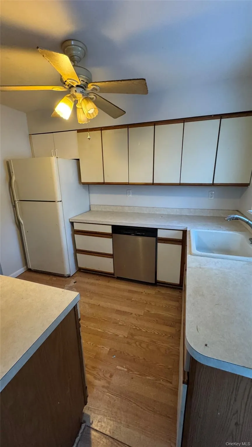 19 Chestnut Street, Stony Point, NY, 7 Bedrooms Bedrooms, 11 Rooms Rooms,2 BathroomsBathrooms,Residential Lease,For Rent,Chestnut,0,1026114 19 Chestnut Street, Stony Point, NY, 7 Bedrooms Bedrooms, 11 Rooms Rooms,2 BathroomsBathrooms,Residential Lease,For Rent,Chestnut,0,1026114