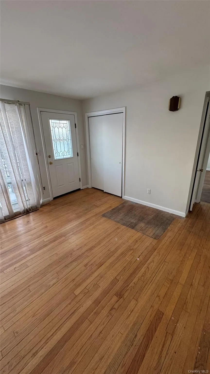 19 Chestnut Street, Stony Point, NY, 7 Bedrooms Bedrooms, 11 Rooms Rooms,2 BathroomsBathrooms,Residential Lease,For Rent,Chestnut,0,1026114 19 Chestnut Street, Stony Point, NY, 7 Bedrooms Bedrooms, 11 Rooms Rooms,2 BathroomsBathrooms,Residential Lease,For Rent,Chestnut,0,1026114