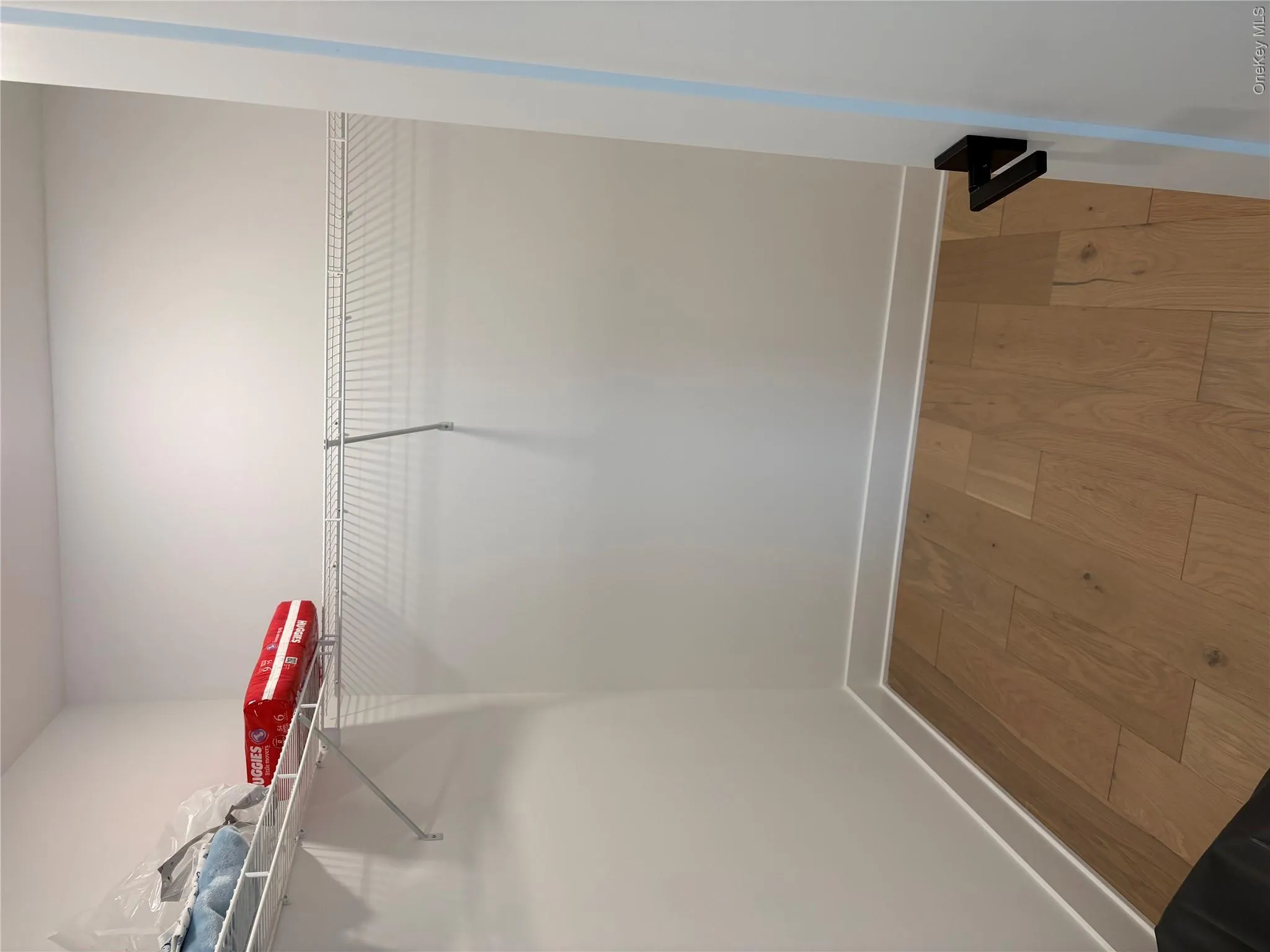 Walk-In Closet Walk-In Closet
