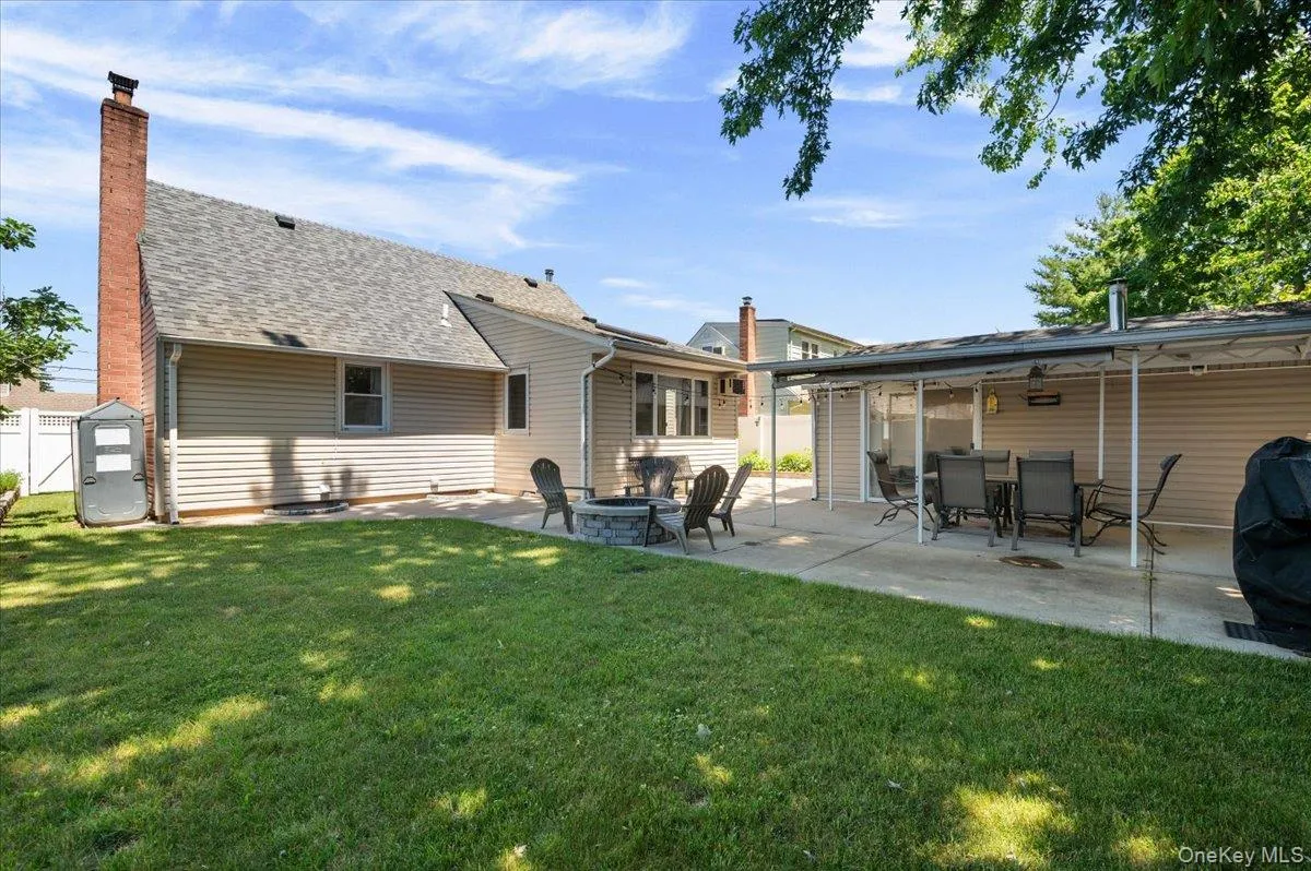 1882 Byrd Drive, Hempstead, NY, 4 Bedrooms Bedrooms, 7 Rooms Rooms,2 BathroomsBathrooms,Residential,For Rent,Byrd,0,1026116 1882 Byrd Drive, Hempstead, NY, 4 Bedrooms Bedrooms, 7 Rooms Rooms,2 BathroomsBathrooms,Residential,For Rent,Byrd,0,1026116