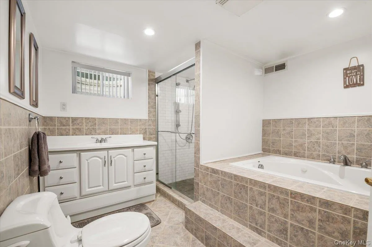 1882 Byrd Drive, Hempstead, NY, 4 Bedrooms Bedrooms, 7 Rooms Rooms,2 BathroomsBathrooms,Residential,For Rent,Byrd,0,1026116 1882 Byrd Drive, Hempstead, NY, 4 Bedrooms Bedrooms, 7 Rooms Rooms,2 BathroomsBathrooms,Residential,For Rent,Byrd,0,1026116