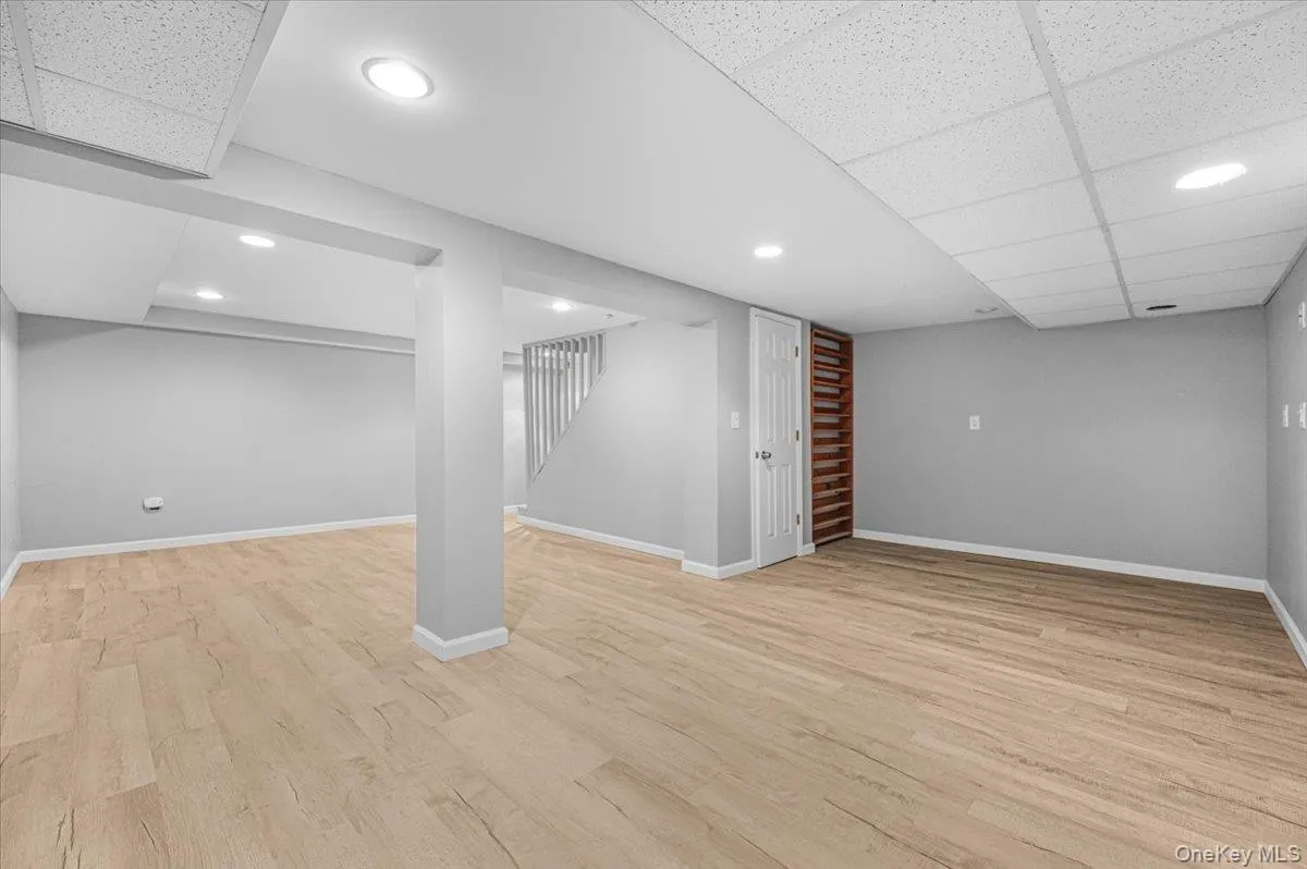 9 Tudor Road, Oyster Bay, NY, 4 Bedrooms Bedrooms, 8 Rooms Rooms,2 BathroomsBathrooms,Residential,For Rent,Tudor,0,1026121 9 Tudor Road, Oyster Bay, NY, 4 Bedrooms Bedrooms, 8 Rooms Rooms,2 BathroomsBathrooms,Residential,For Rent,Tudor,0,1026121