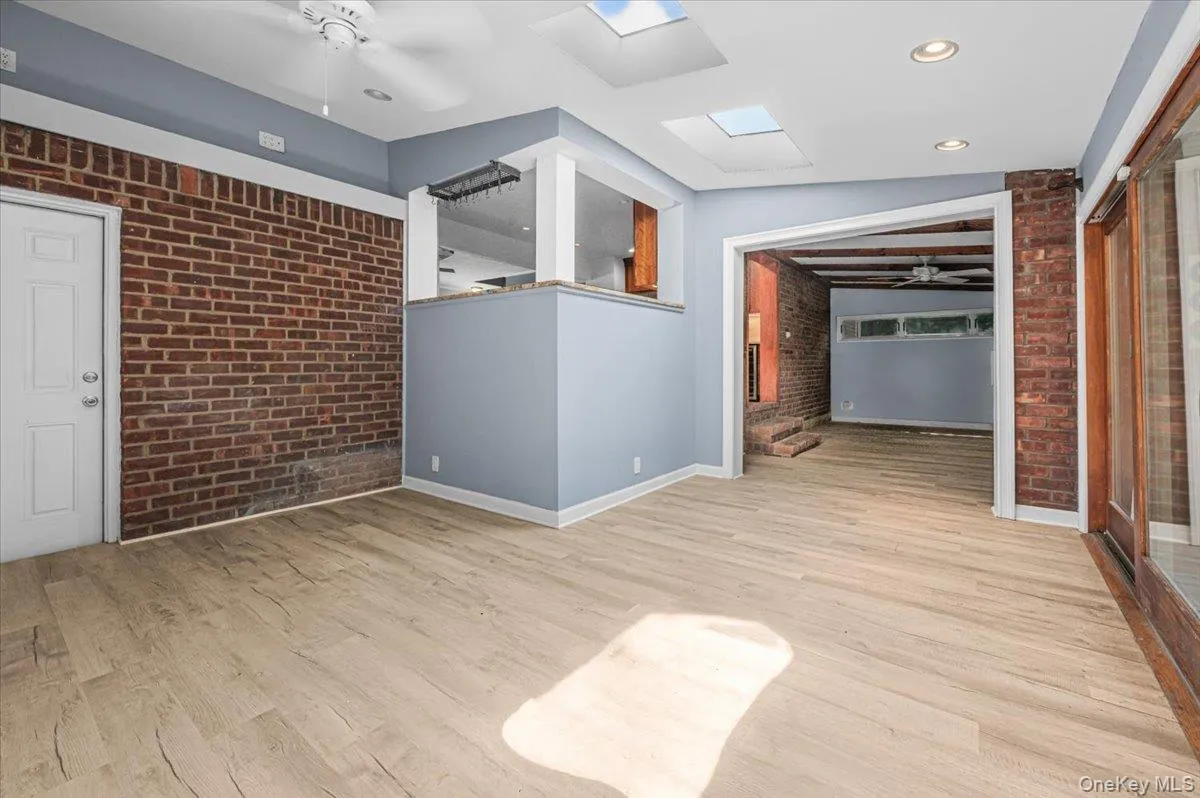 9 Tudor Road, Oyster Bay, NY, 4 Bedrooms Bedrooms, 8 Rooms Rooms,2 BathroomsBathrooms,Residential,For Rent,Tudor,0,1026121 9 Tudor Road, Oyster Bay, NY, 4 Bedrooms Bedrooms, 8 Rooms Rooms,2 BathroomsBathrooms,Residential,For Rent,Tudor,0,1026121